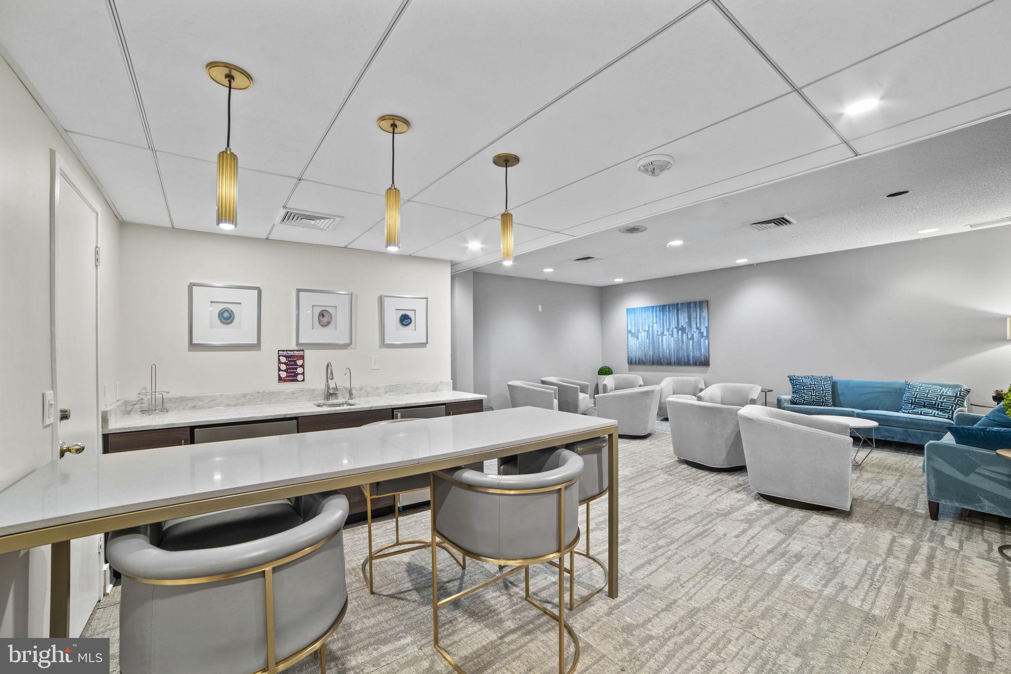 ALEXANDRIA KNOLLS - Residential