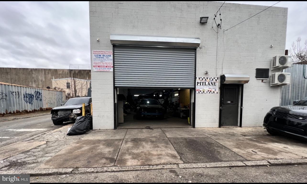 Prime garage space available at 5115 Warren St, Philadelphia, PA. This 3,295 sqft rectangular-shaped property features RM1 zoning, offering versatile possibilities for development or storage. Explore the potential of this strategically located space in a thriving neighborhood. Contact us for details!