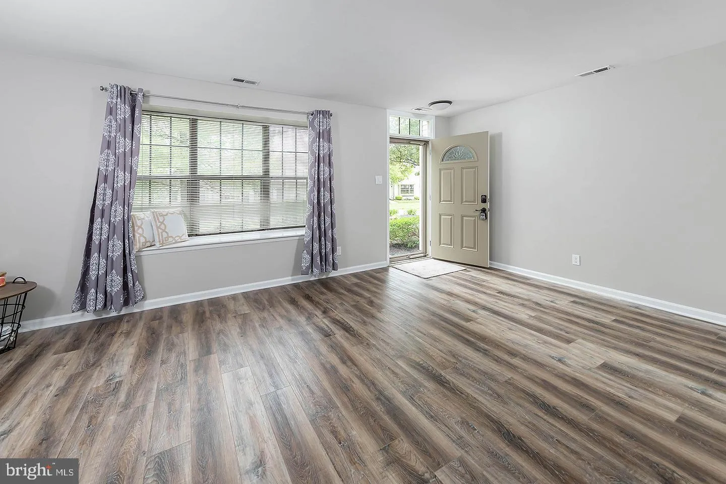 West Deptford, New Jersey 08051, United States, 3 Bedrooms Bedrooms, ,3 BathroomsBathrooms,Residential,Pending,114122