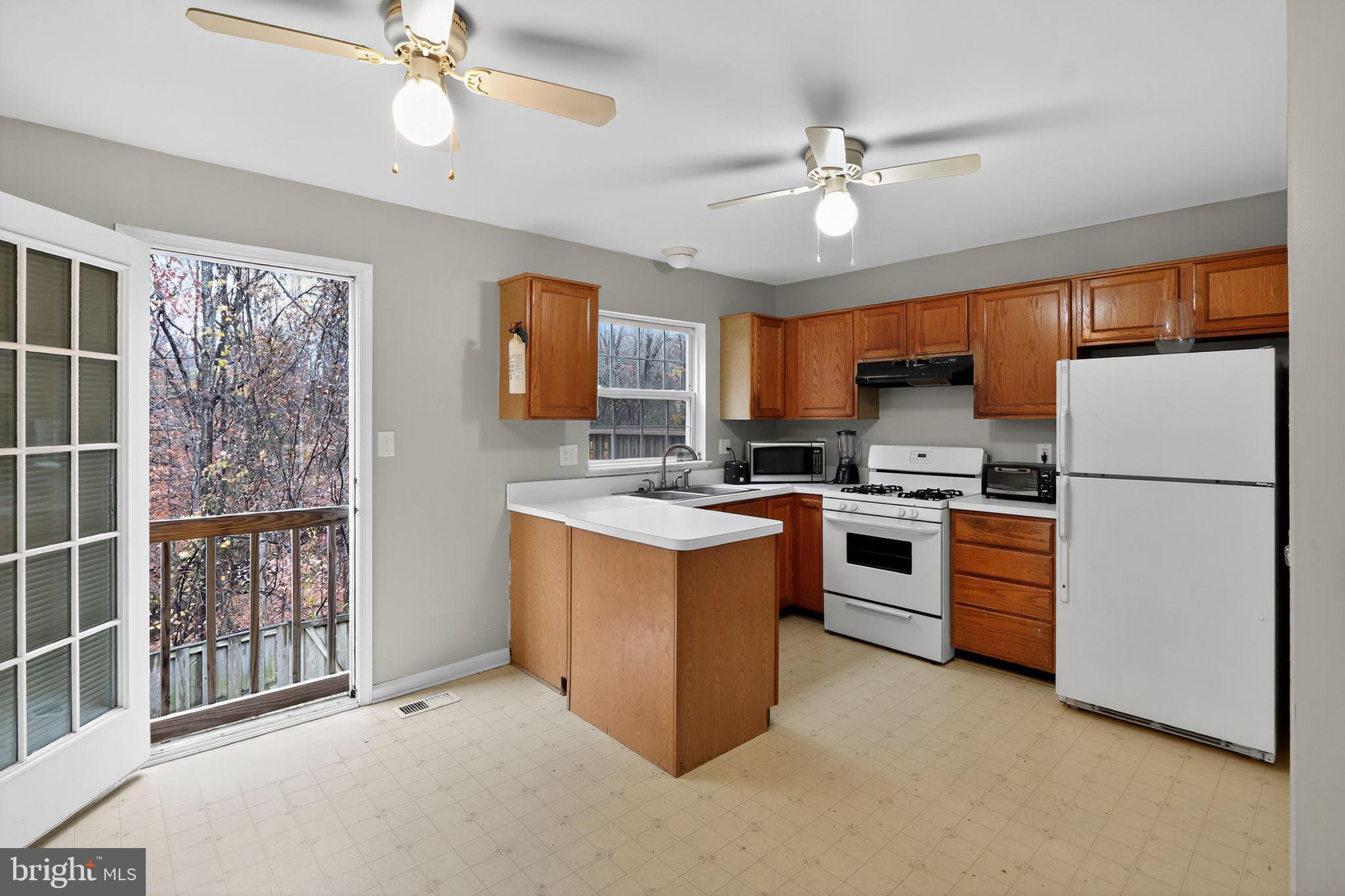 DEVILS REACH CONDOS - Residential