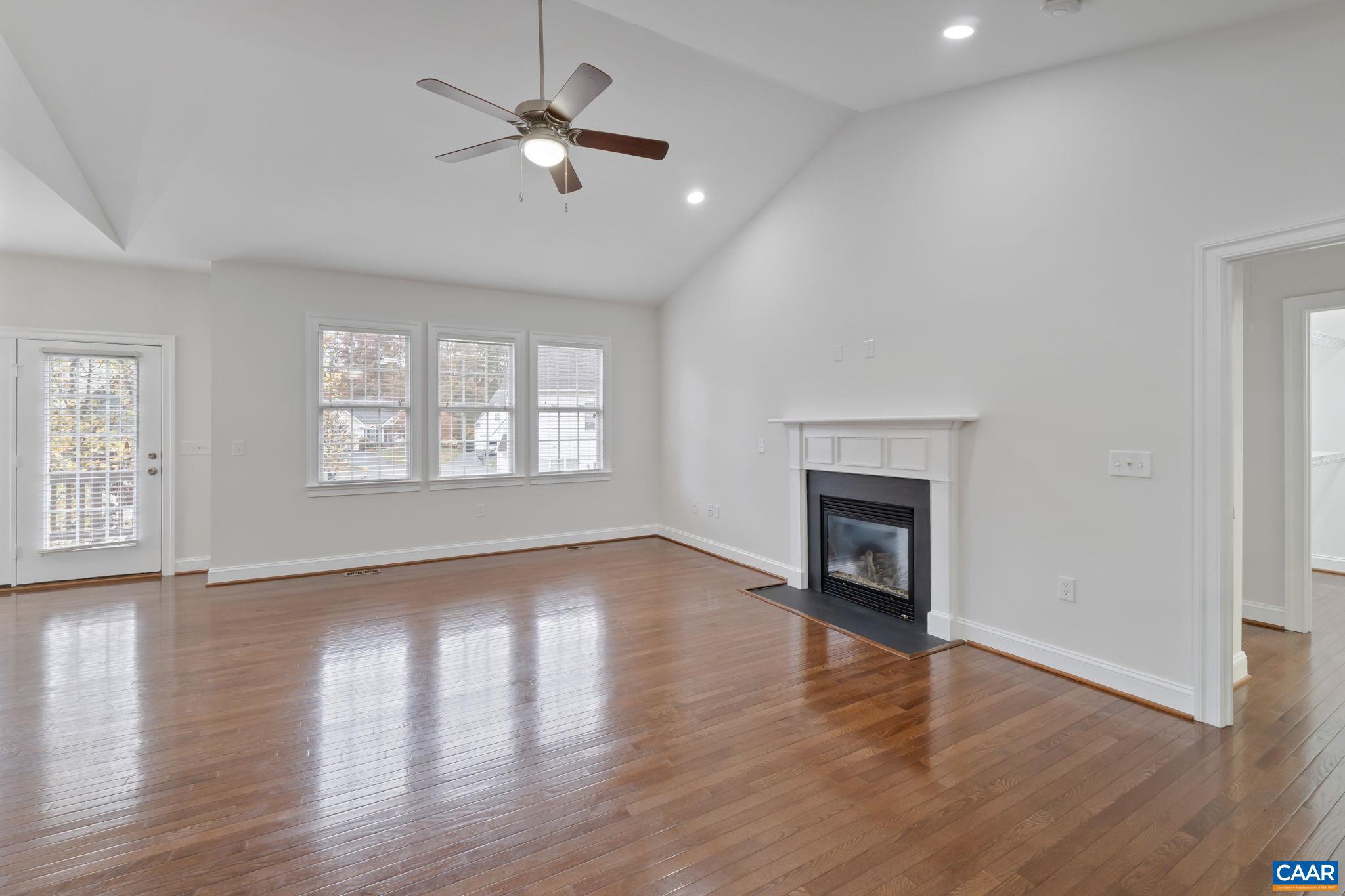 SPRING CREEK - Residential