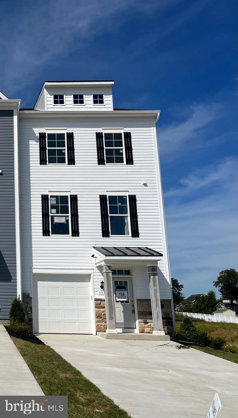 OVERLOOK AT RIVERSIDE TOWNHOMES - Residential