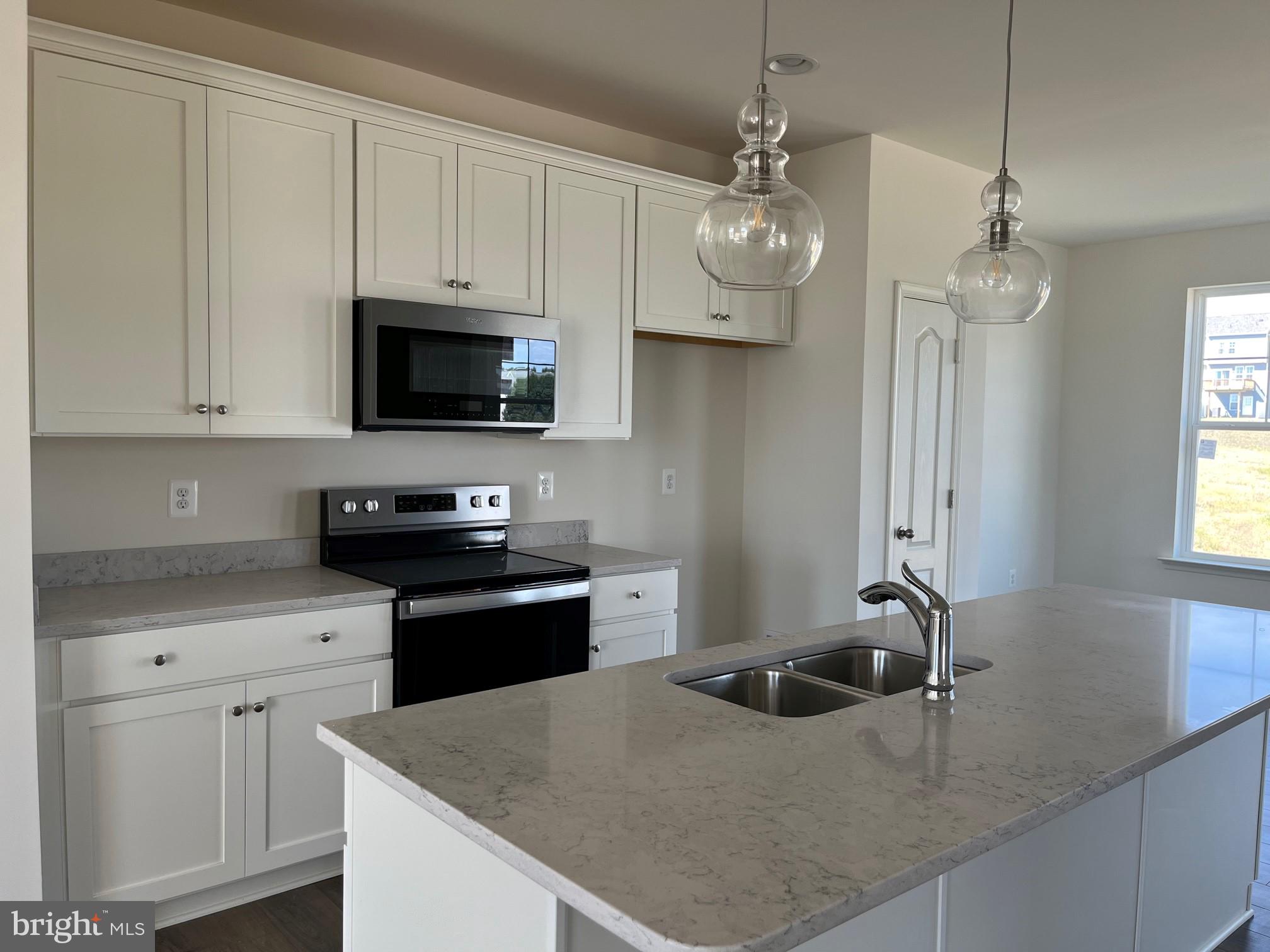 OVERLOOK AT RIVERSIDE TOWNHOMES - Residential