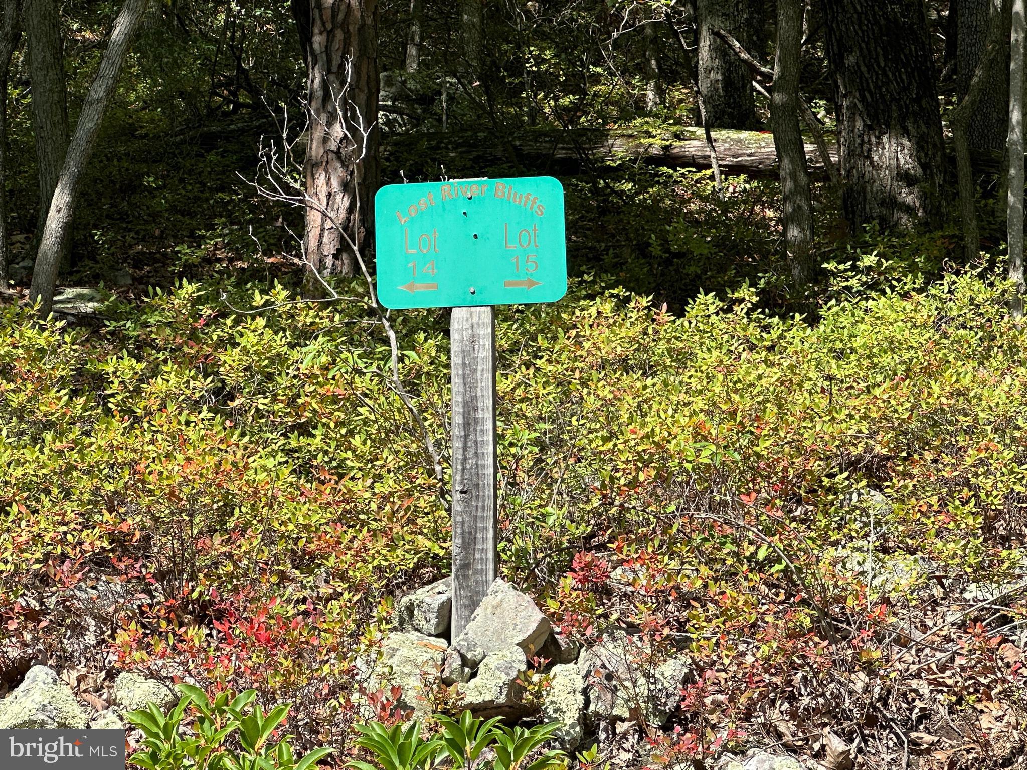 LOST RIVER BLUFFS - Land