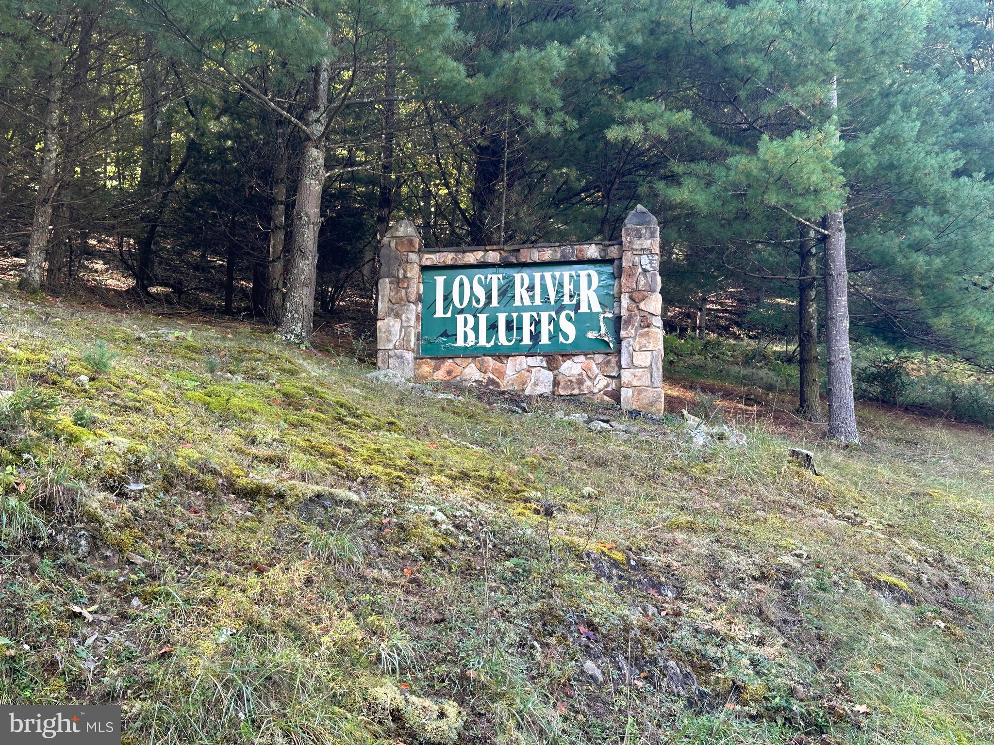 LOST RIVER BLUFFS - Land