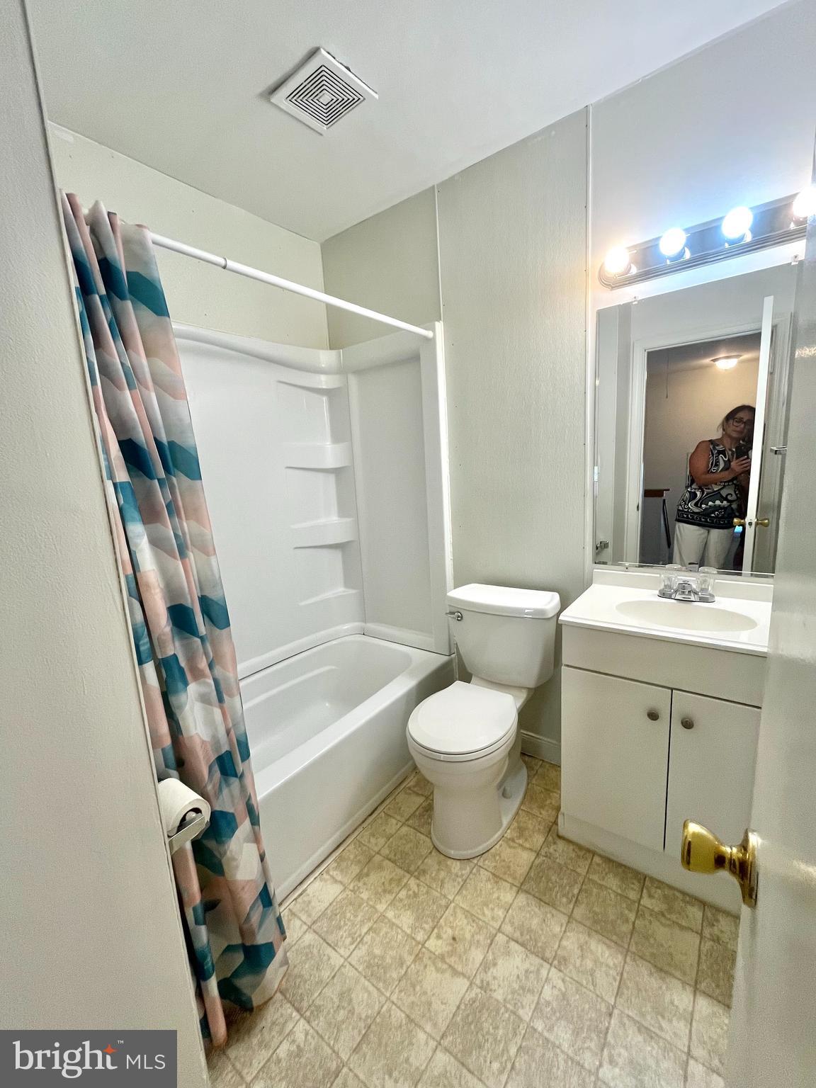 OAKWOOD VILLAGE CONDO - Residential