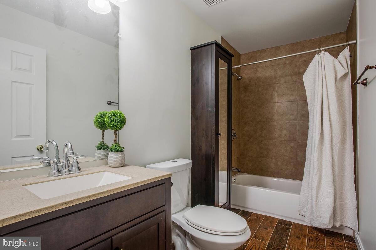 BROCK HILLS - Residential