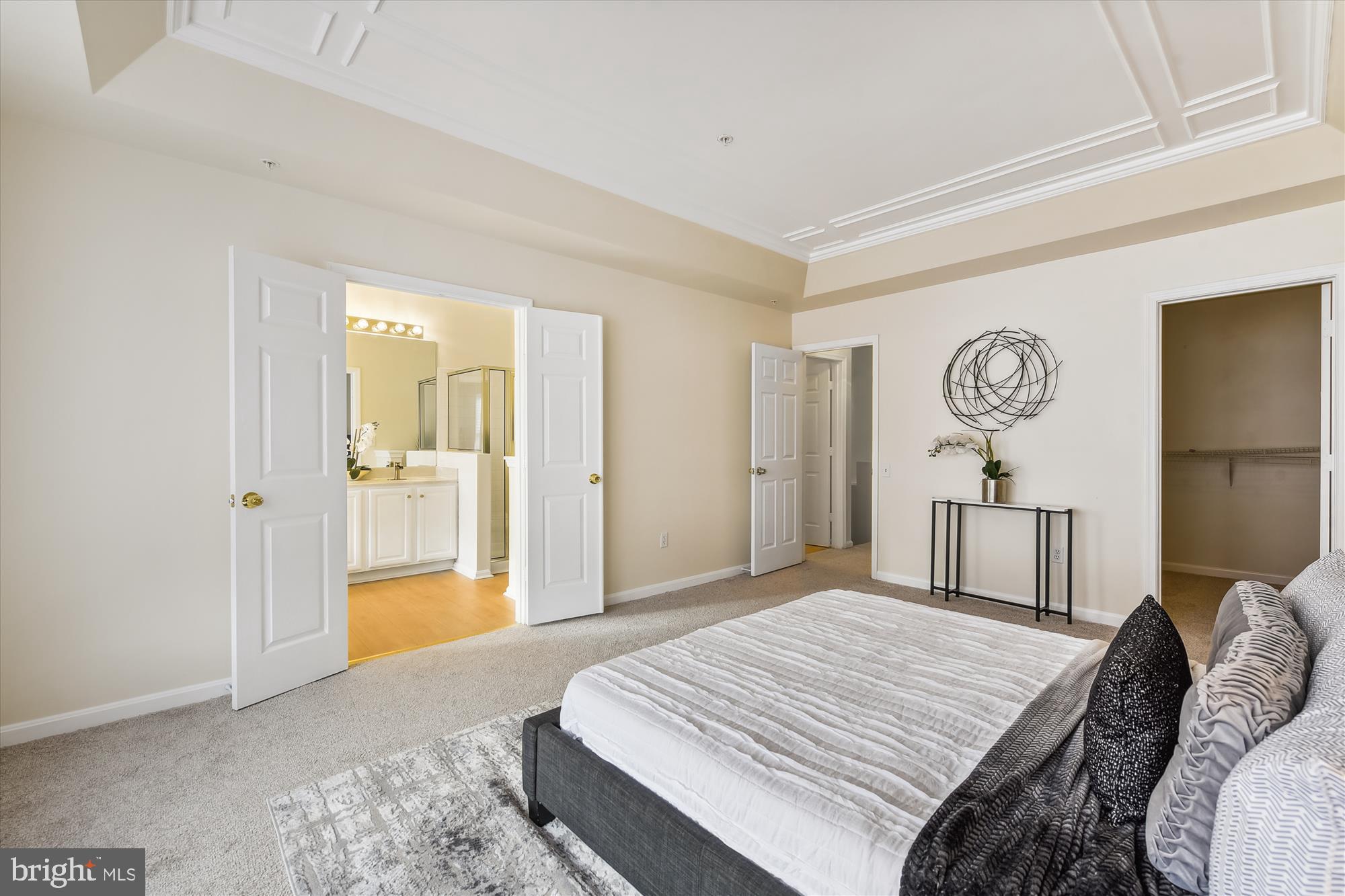 LONGMEAD - Residential