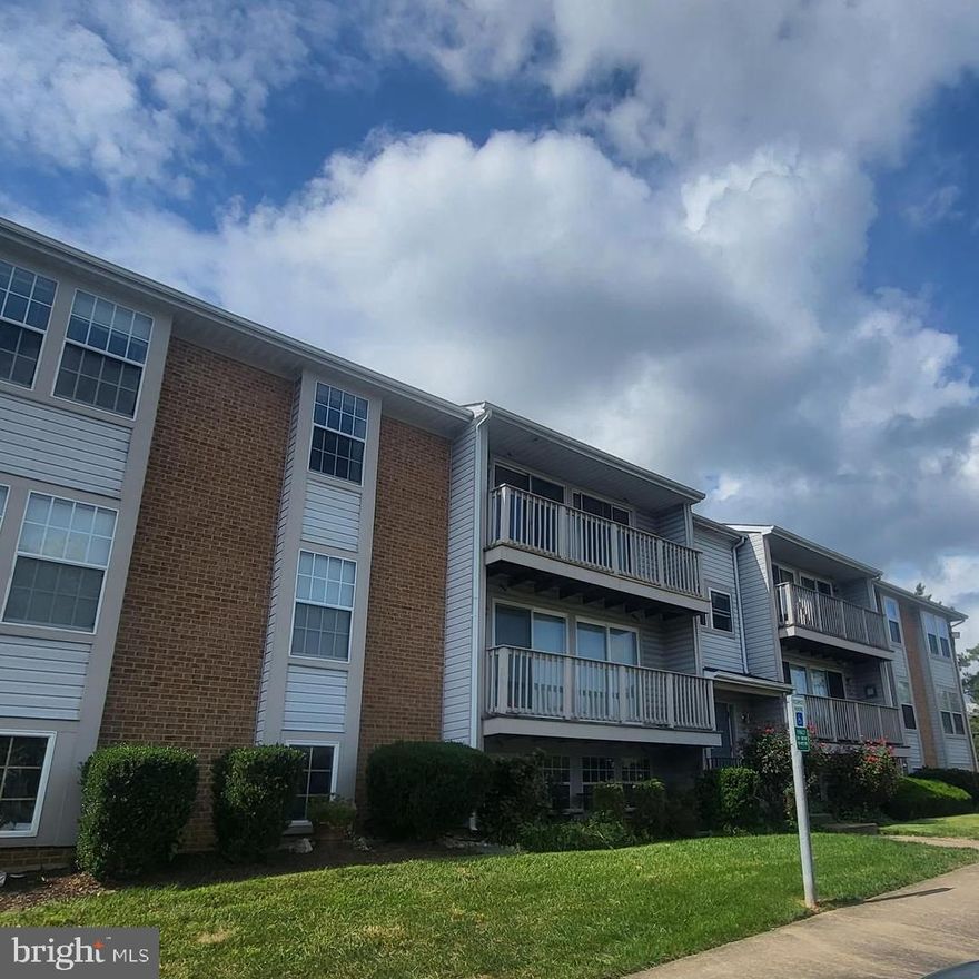 This beautiful 2 bedroom condo is located in the highly sought-after Princeton Woods neighborhood. 
Situated on the top floor, this condo offers a desirable location within the building. with enhanced privacy, reduced noise from neighbors since no one lives above you and an unobstructed view from the balcony. The balcony serves as a perfect spot to enjoy your morning coffee or unwind after a long day.

The home has been meticulously maintained and offers a clean and inviting living space. Recent paint and new flooring add a fresh and modern touch to the interior.   The master bedroom features a walk-in closet, offering plenty of storage for clothing and personal items. Additionally, the master bedroom includes a private bathroom, providing convenience and privacy.  Princeton Woods is conveniently located close to shops and amenities, making daily errands and shopping easily accessible. Additionally, its proximity to I95, Rail stations, Fort Belvoir and Quantico allows for quick and convenient commute.