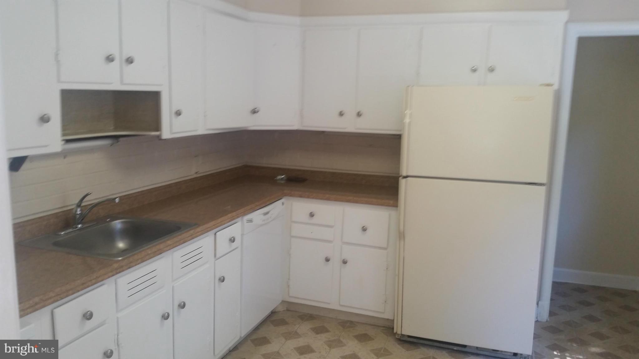 VIENNA WOODS - Residential Lease