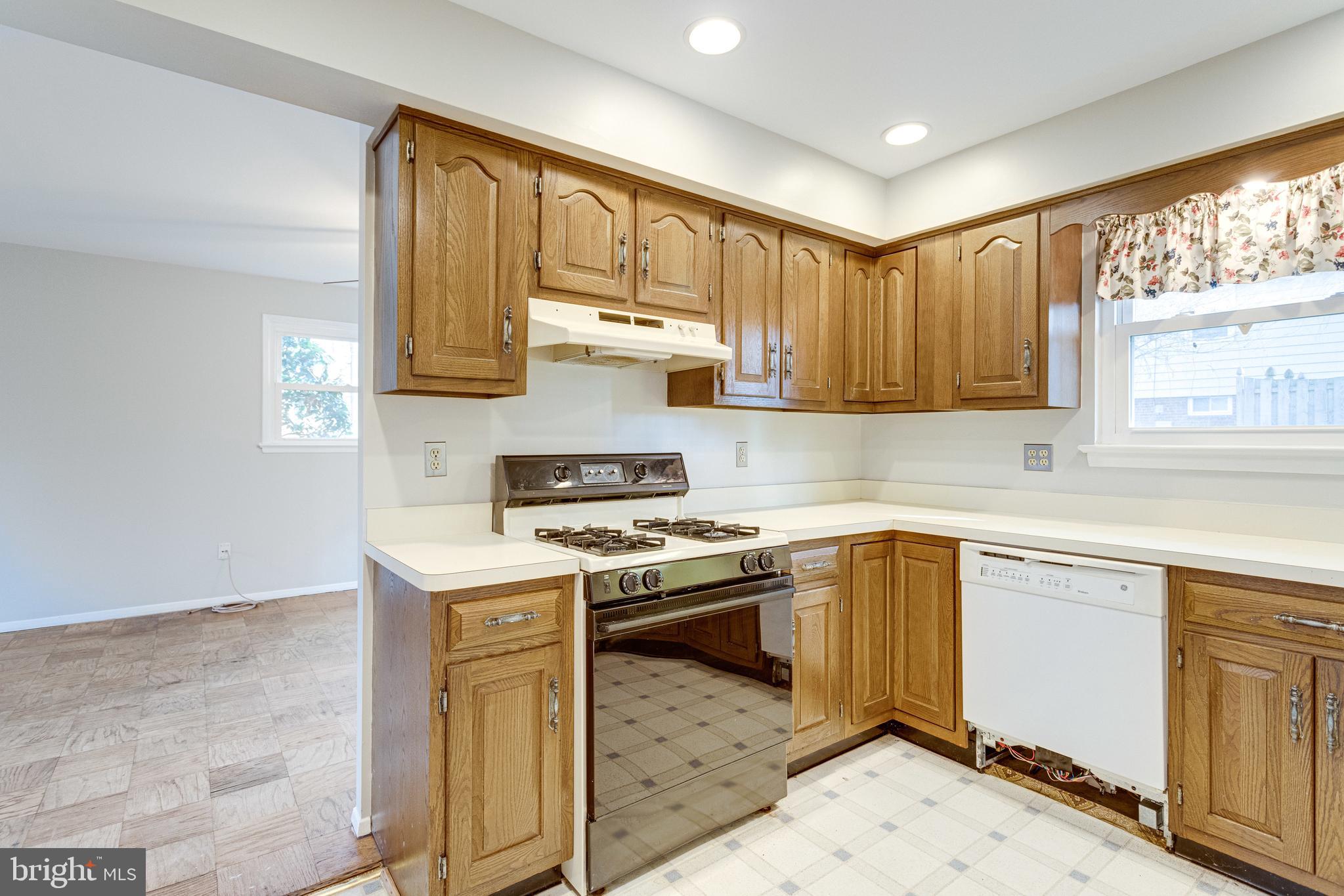 NORTH SPRINGFIELD - Residential