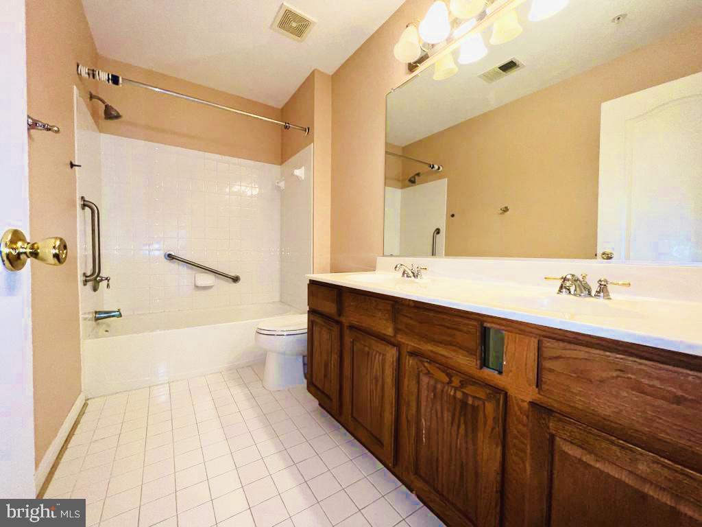 LINWOOD KNOLLS - Residential