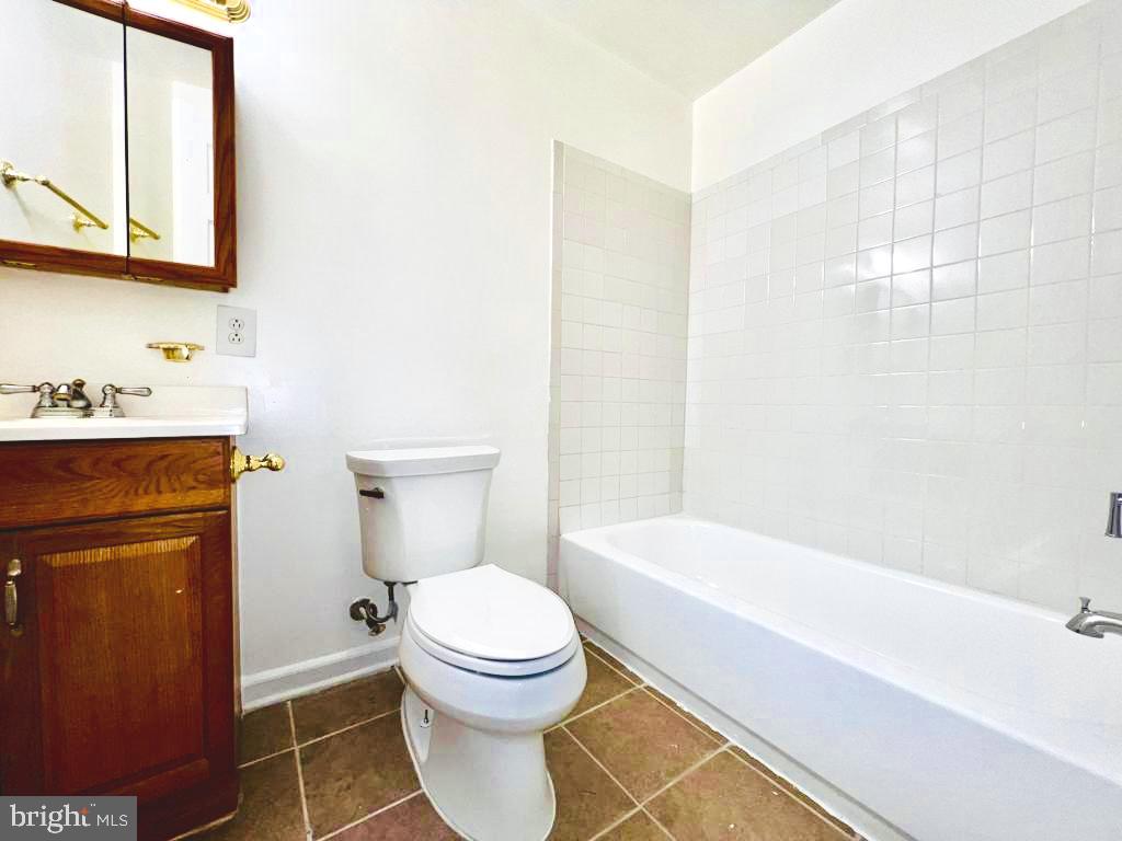 LINWOOD KNOLLS - Residential