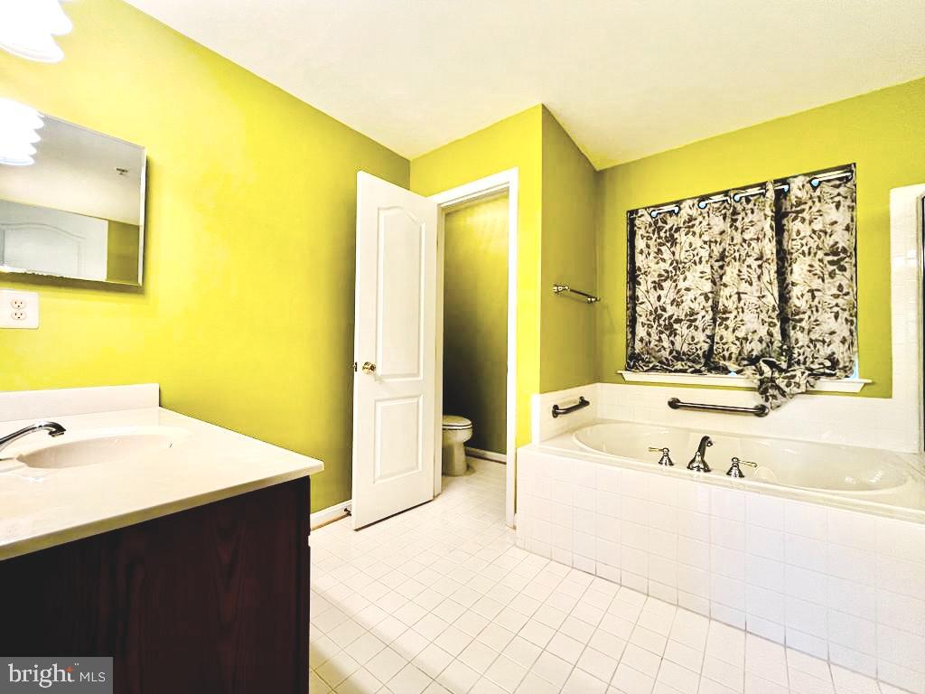 LINWOOD KNOLLS - Residential