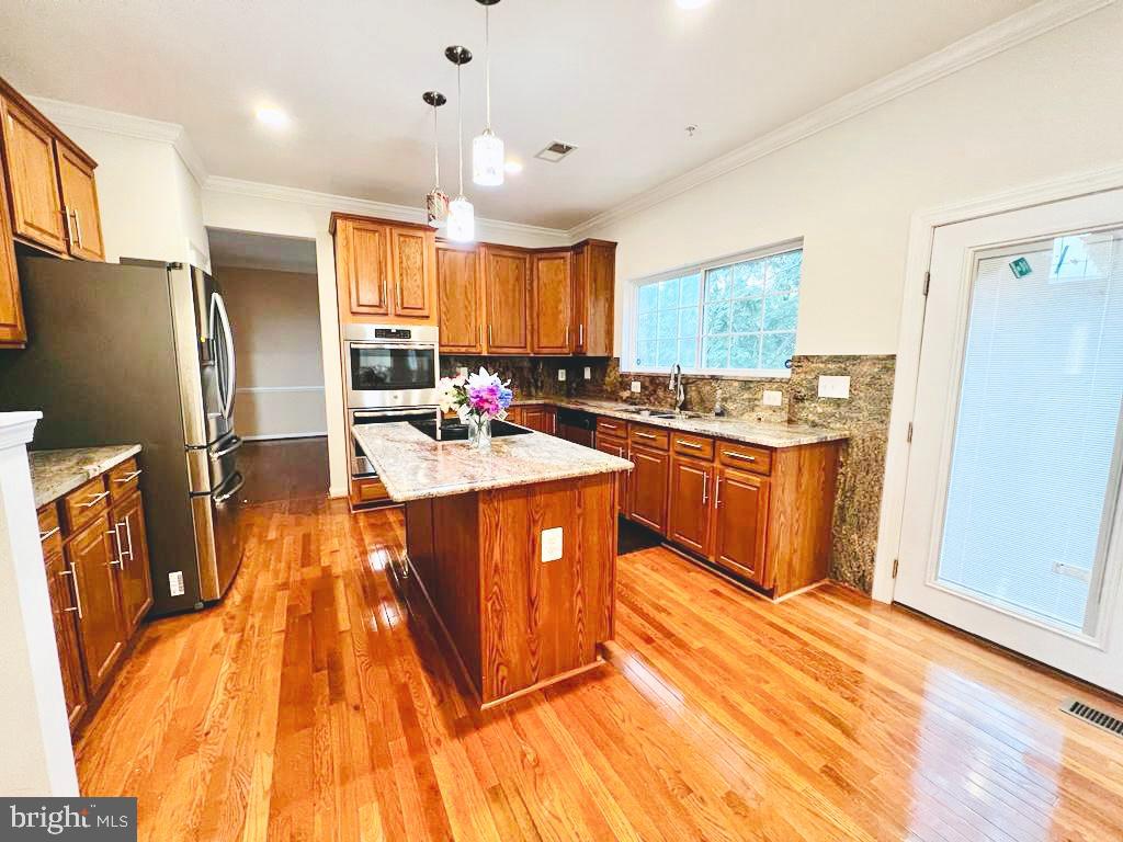 LINWOOD KNOLLS - Residential