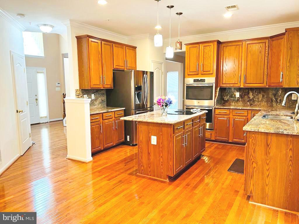 LINWOOD KNOLLS - Residential