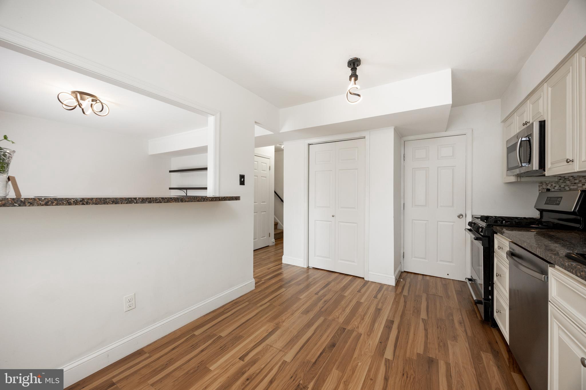 INGLESIDE VILLAGE - Residential