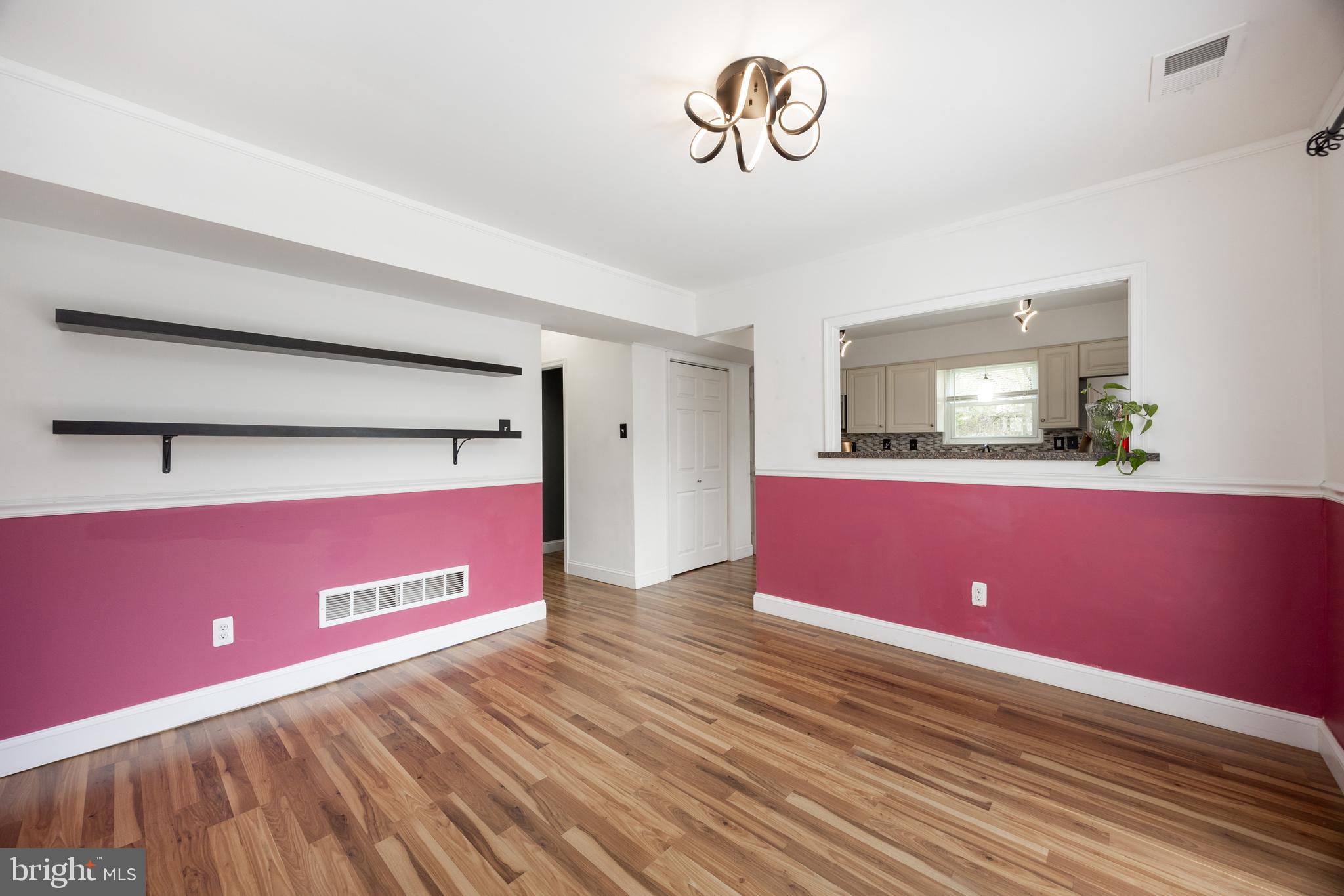 INGLESIDE VILLAGE - Residential