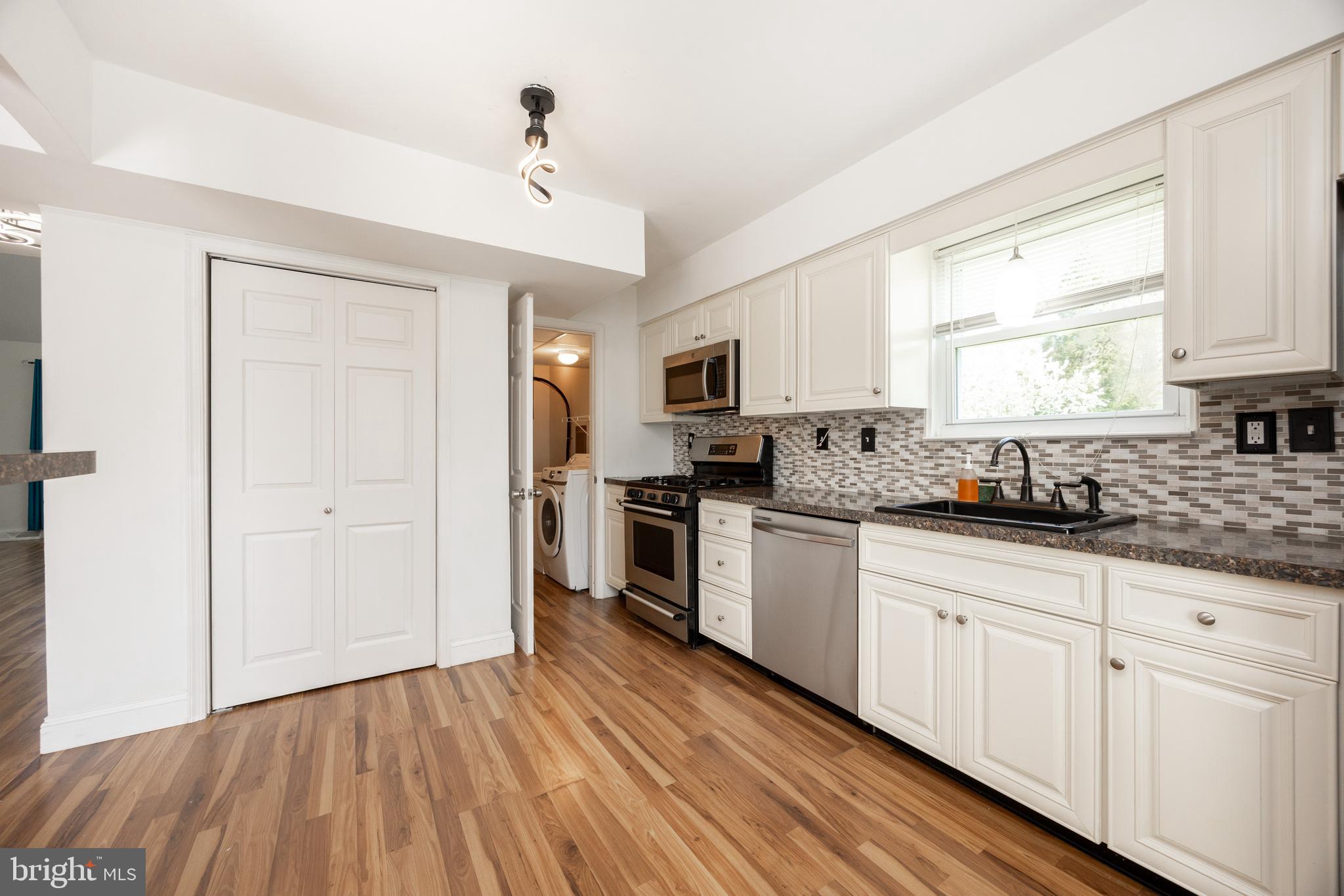 INGLESIDE VILLAGE - Residential