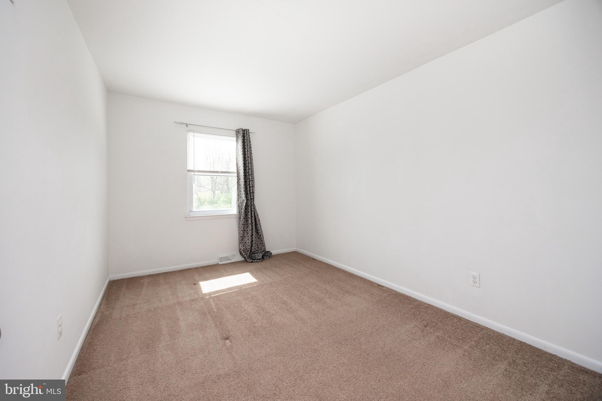 INGLESIDE VILLAGE - Residential