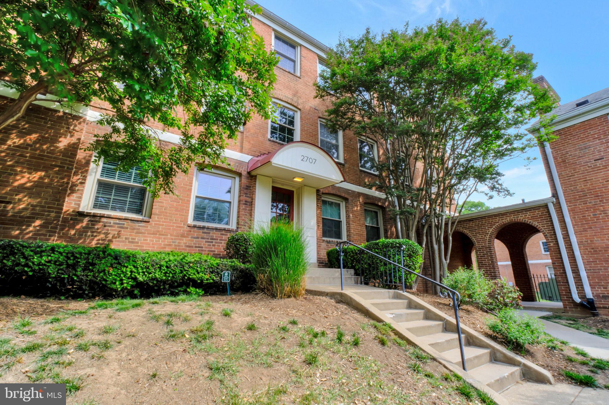 CAMBRIDGE COURTS - Residential