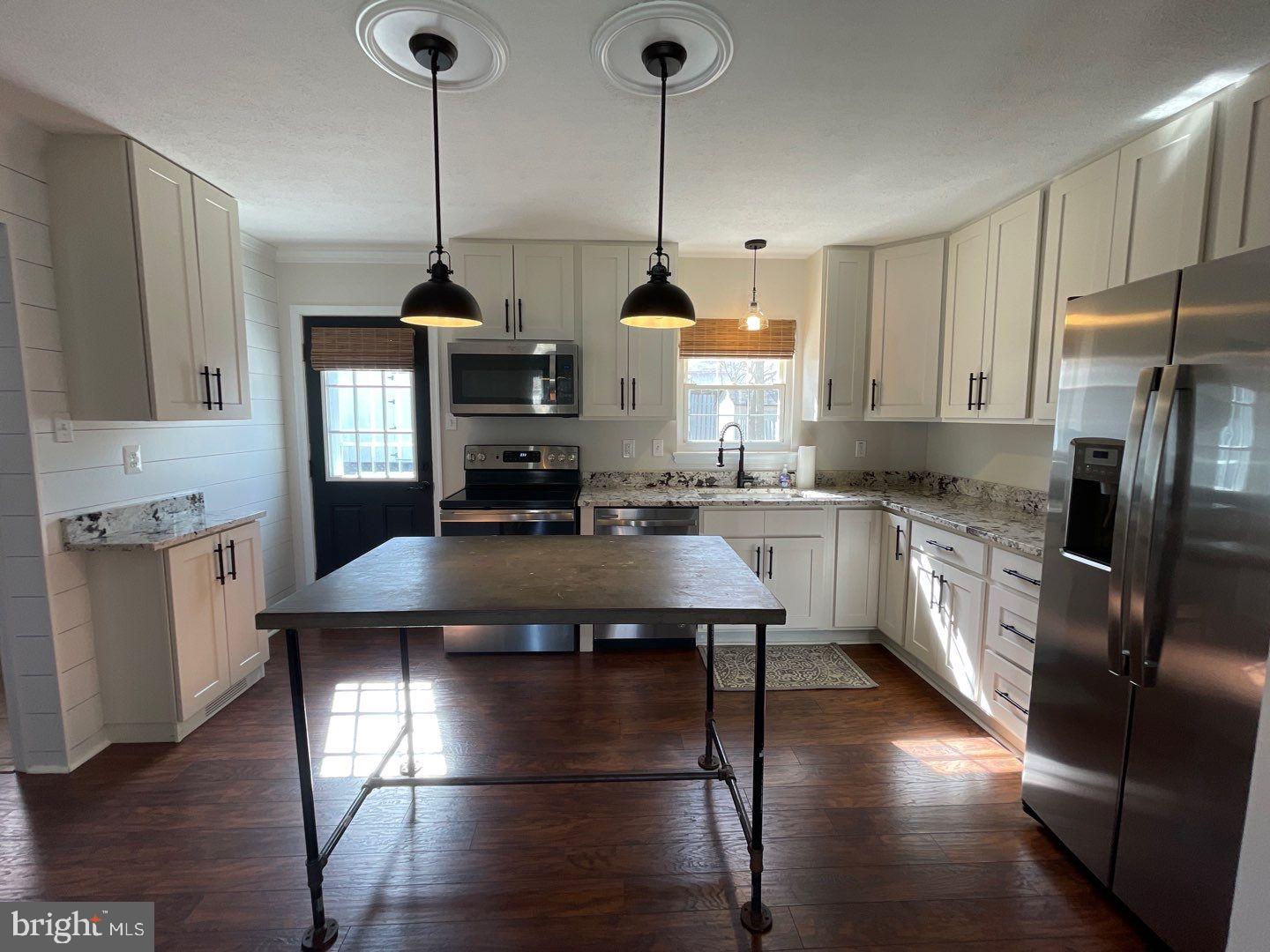 PINEY RIDGE VILLAGE - Residential Lease