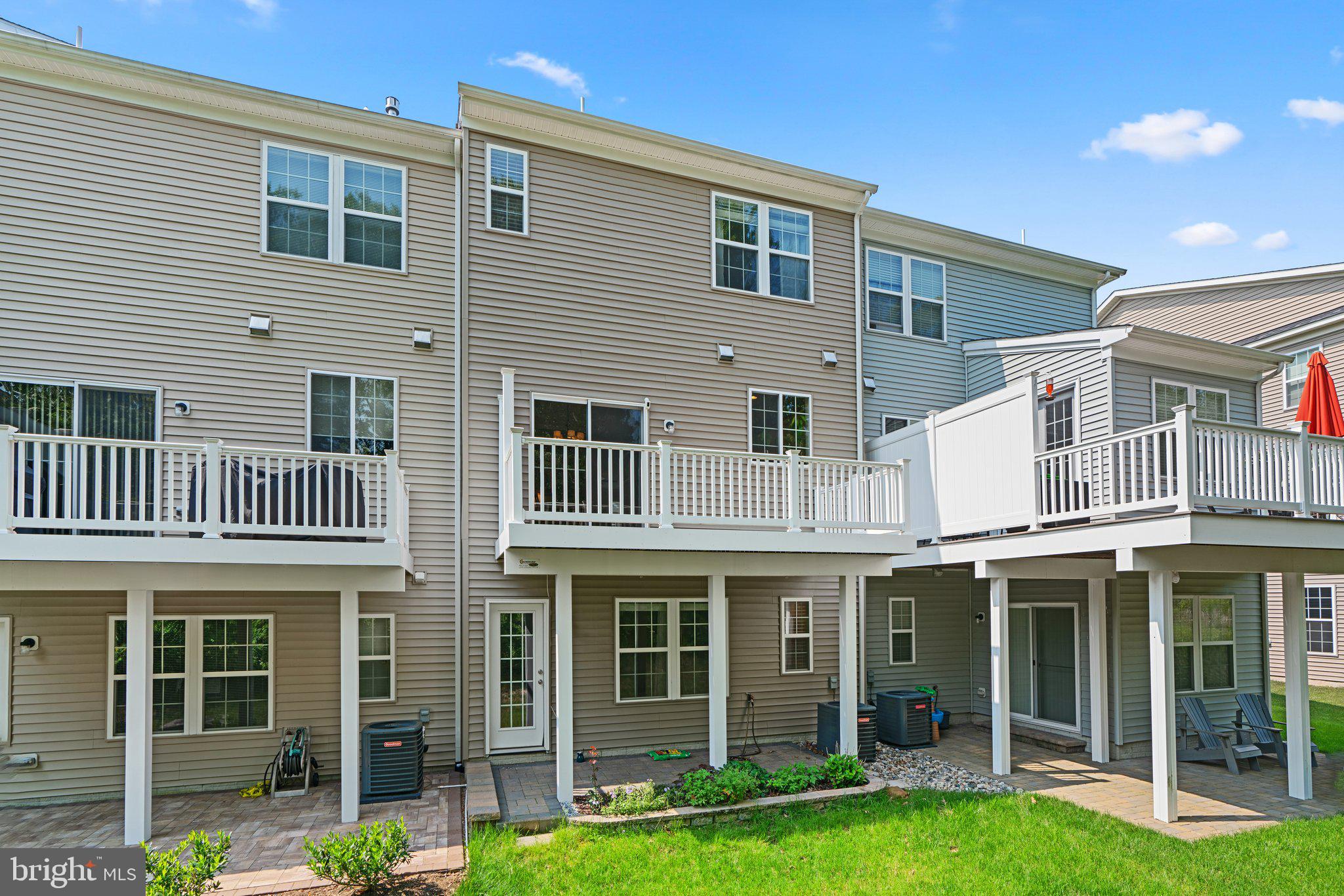 VILLAGGIO ENCLAVE - Residential