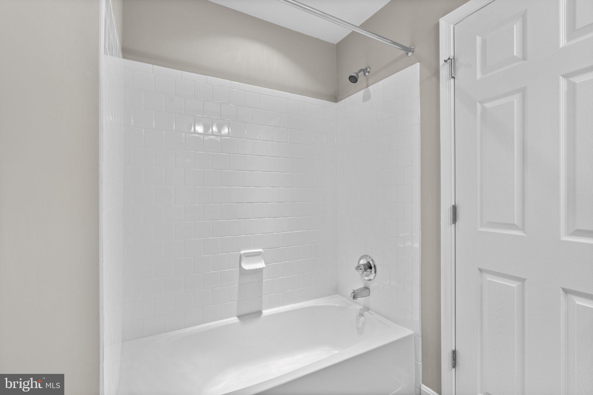 VILLAGGIO ENCLAVE - Residential