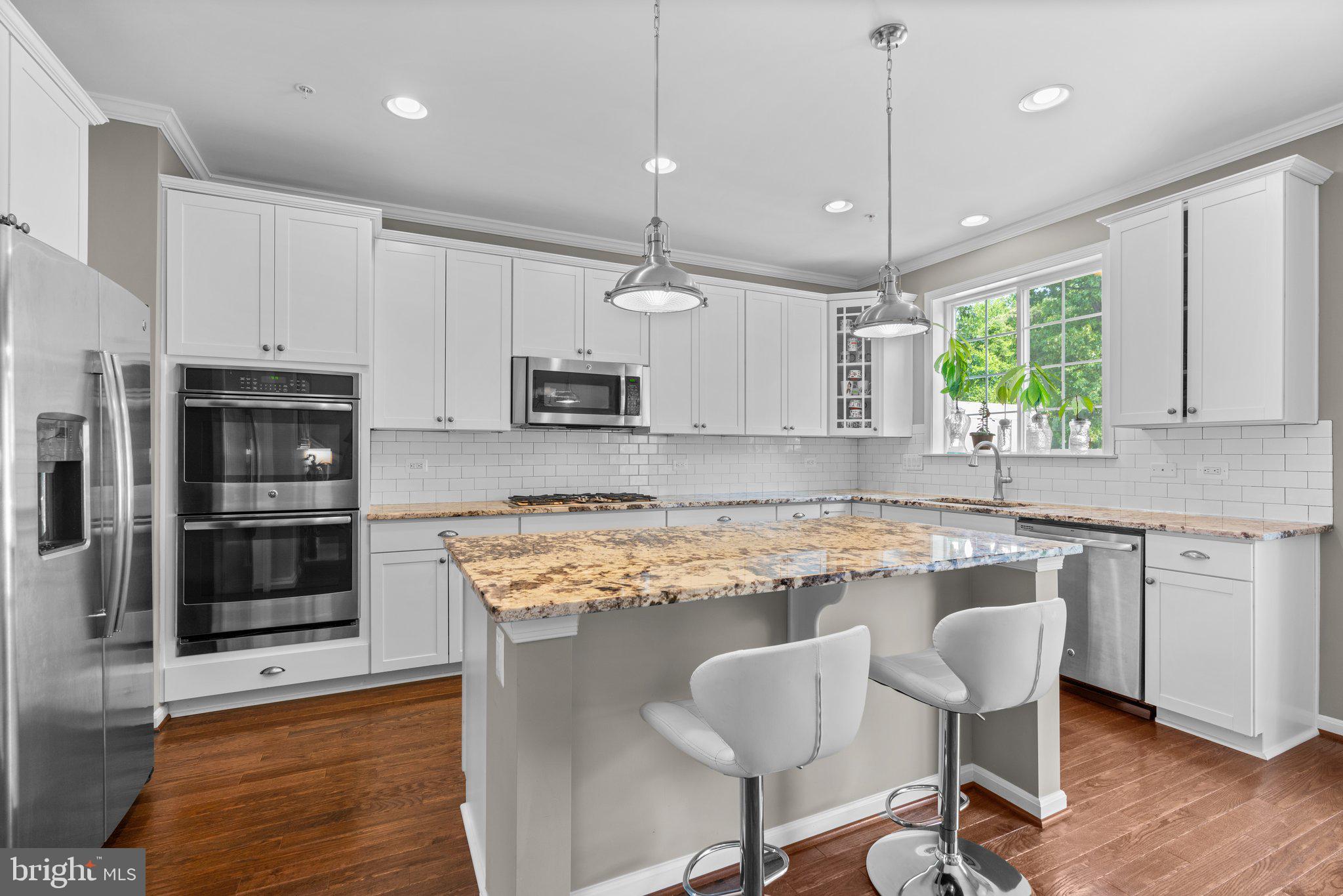 VILLAGGIO ENCLAVE - Residential