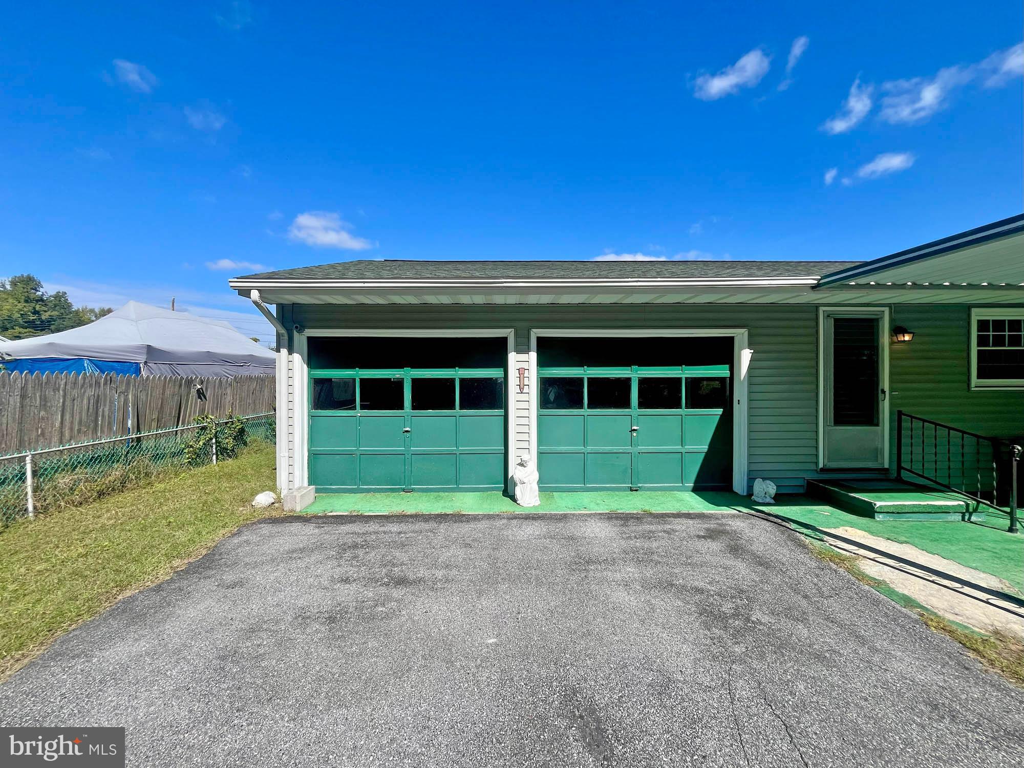 WESTLAKE - Residential