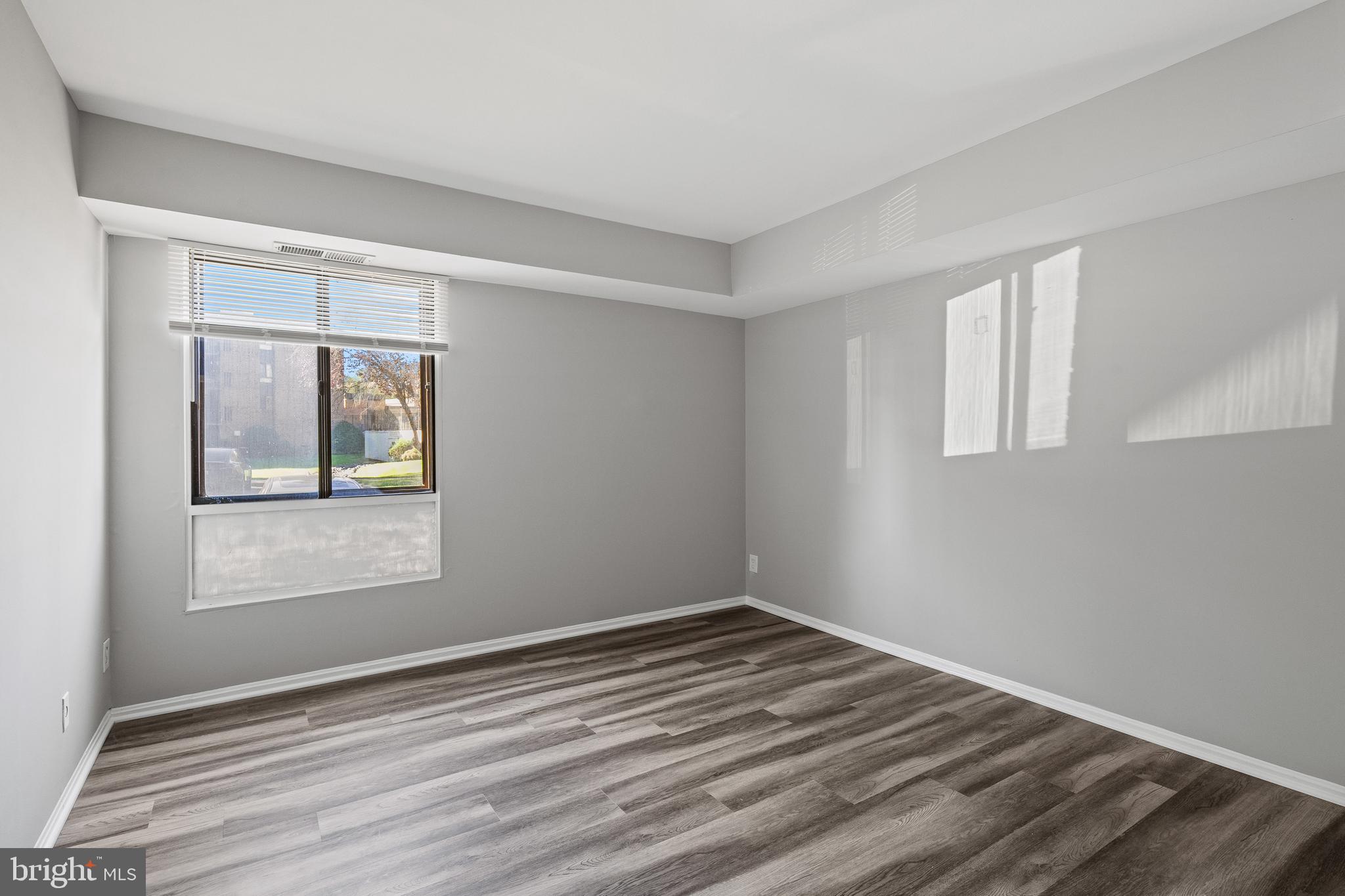 HERITAGE COURT - Residential