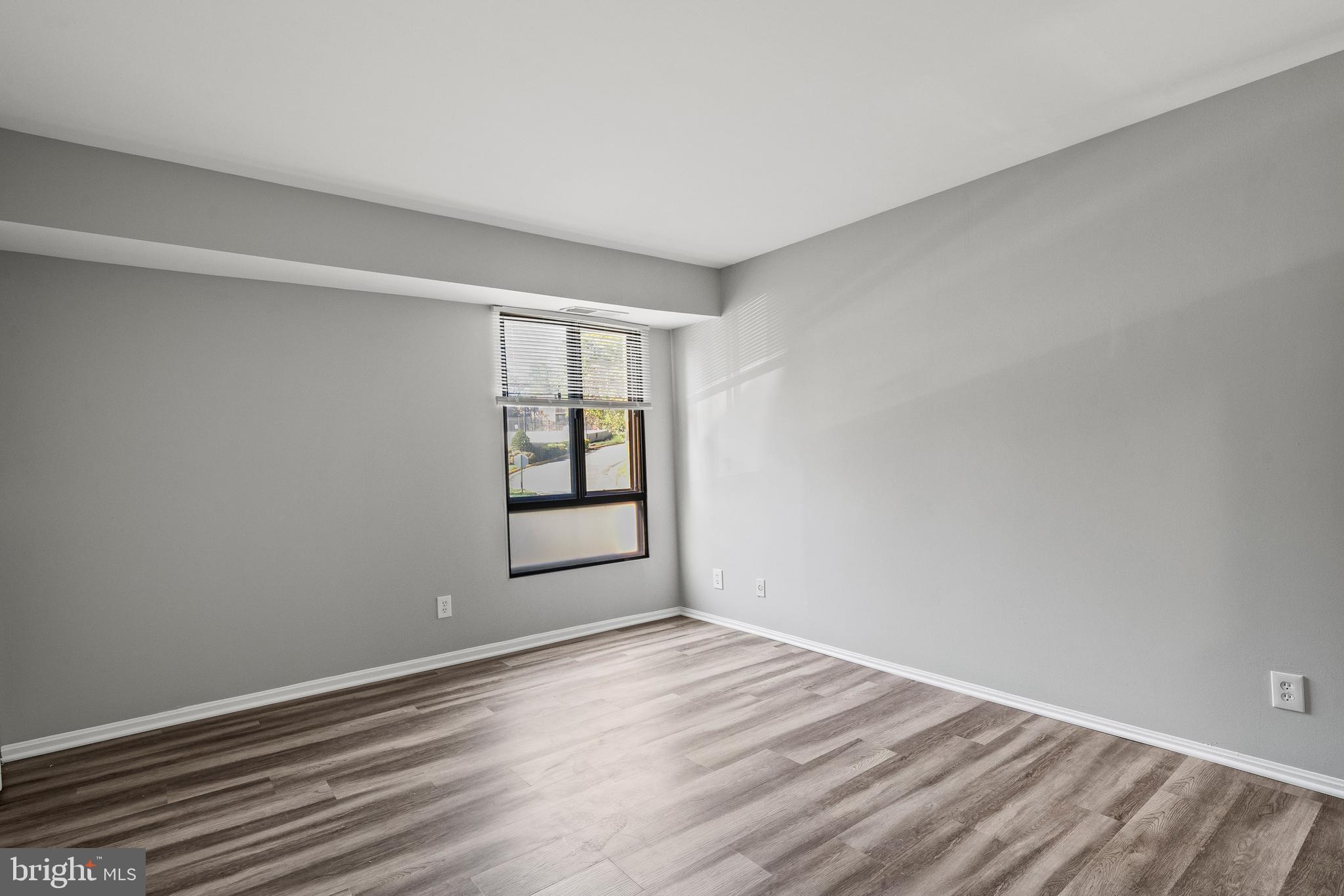 HERITAGE COURT - Residential