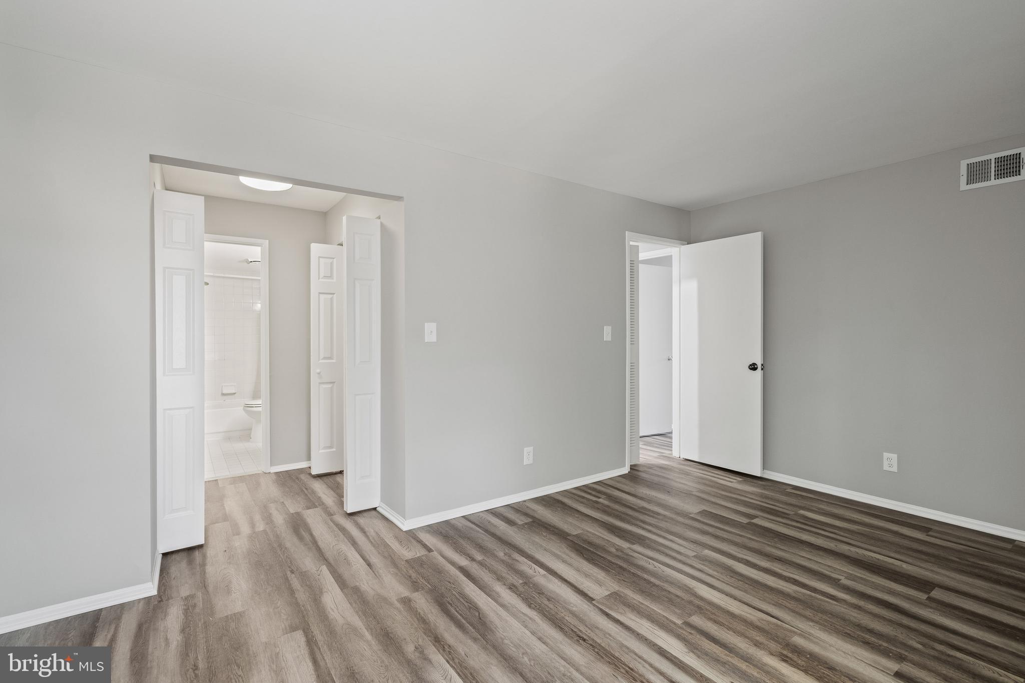 HERITAGE COURT - Residential