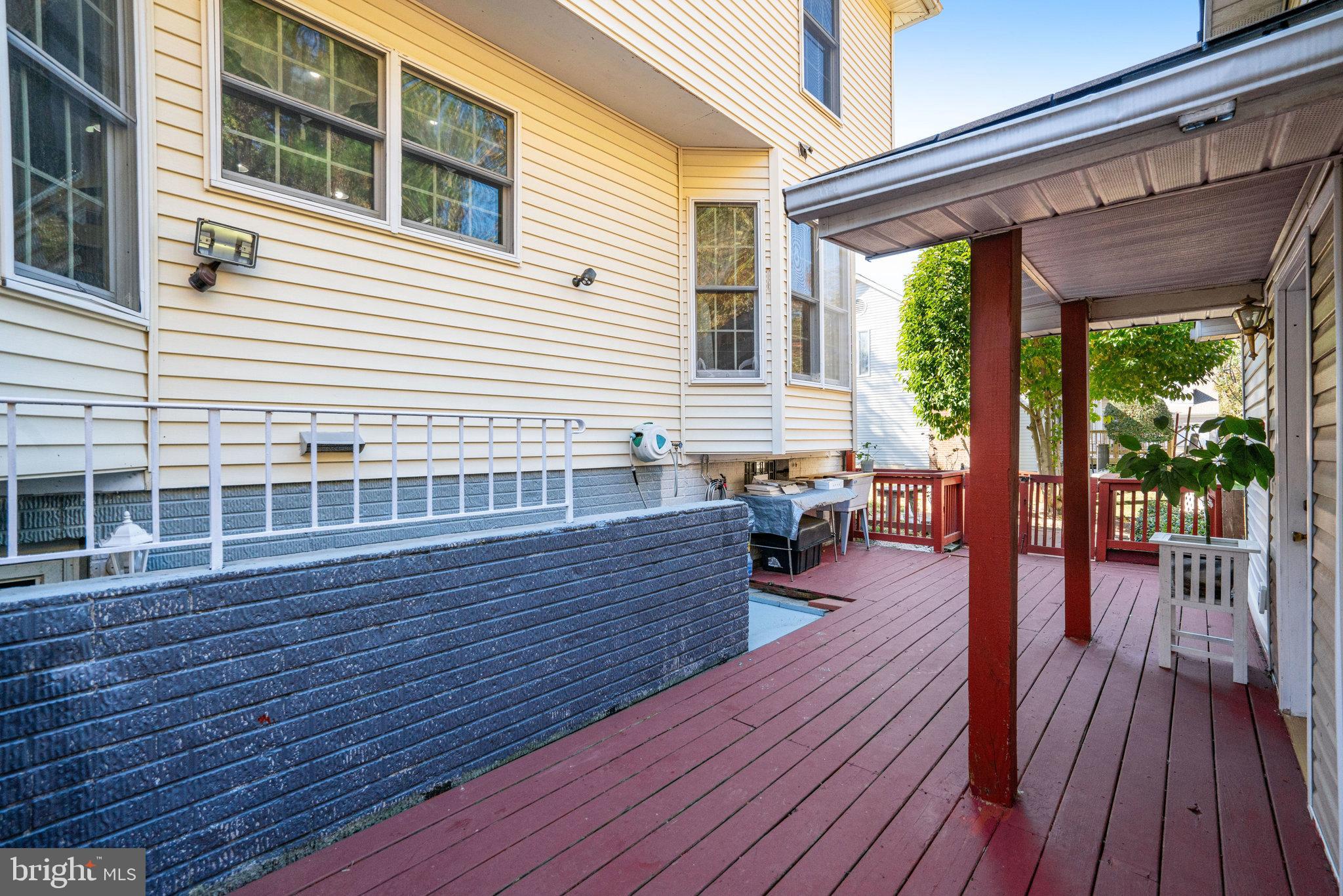 ARAGONA VILLAGE - Residential