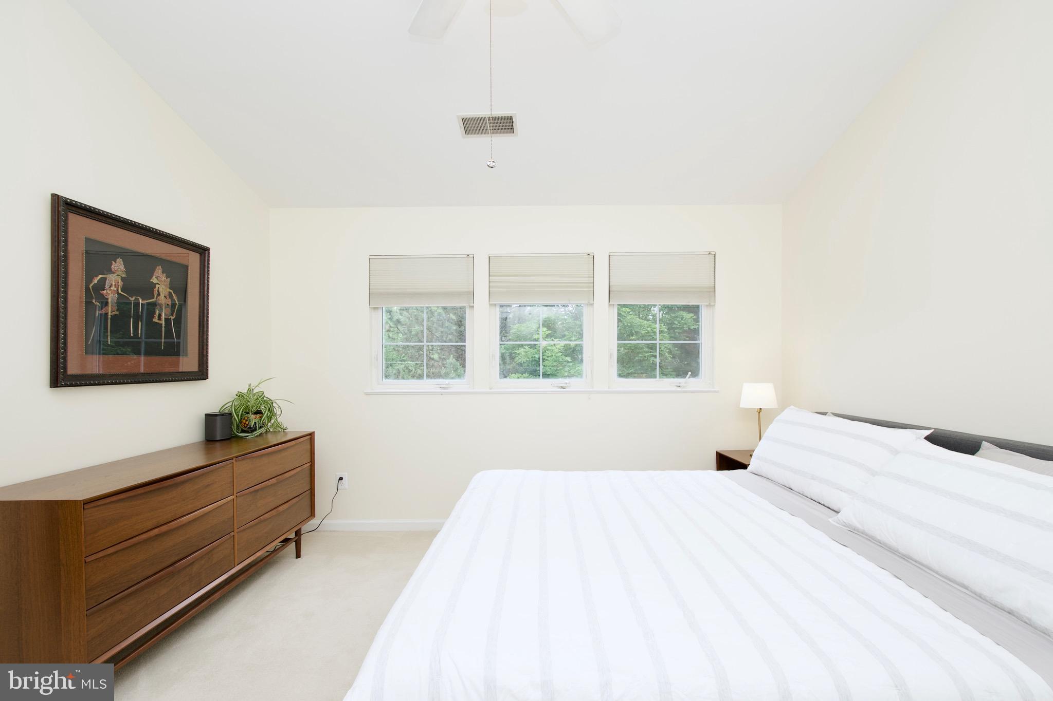 ISLAND CREEK - Residential