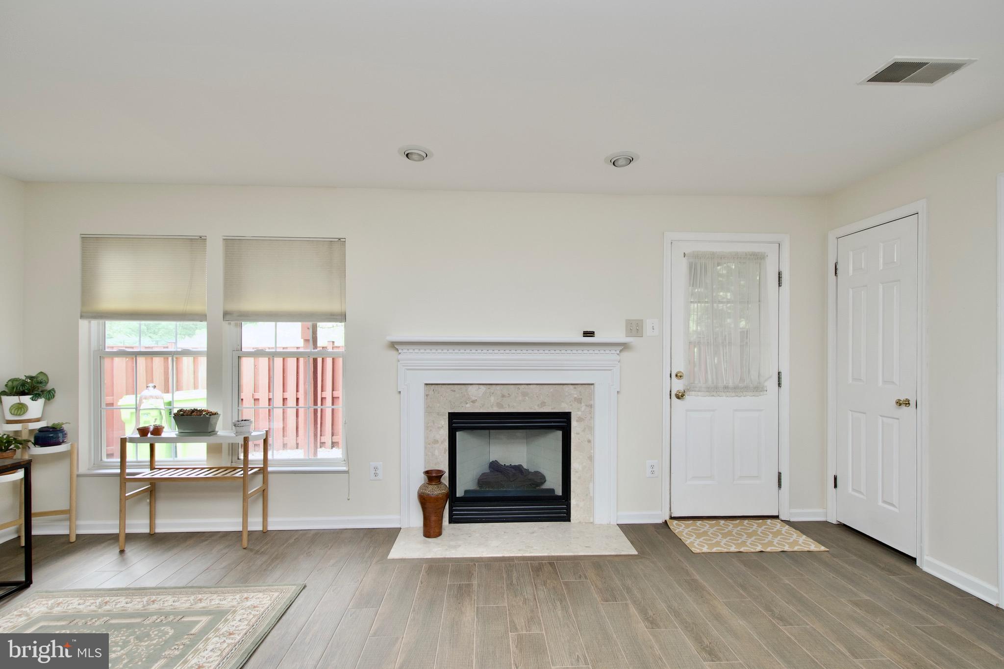 ISLAND CREEK - Residential