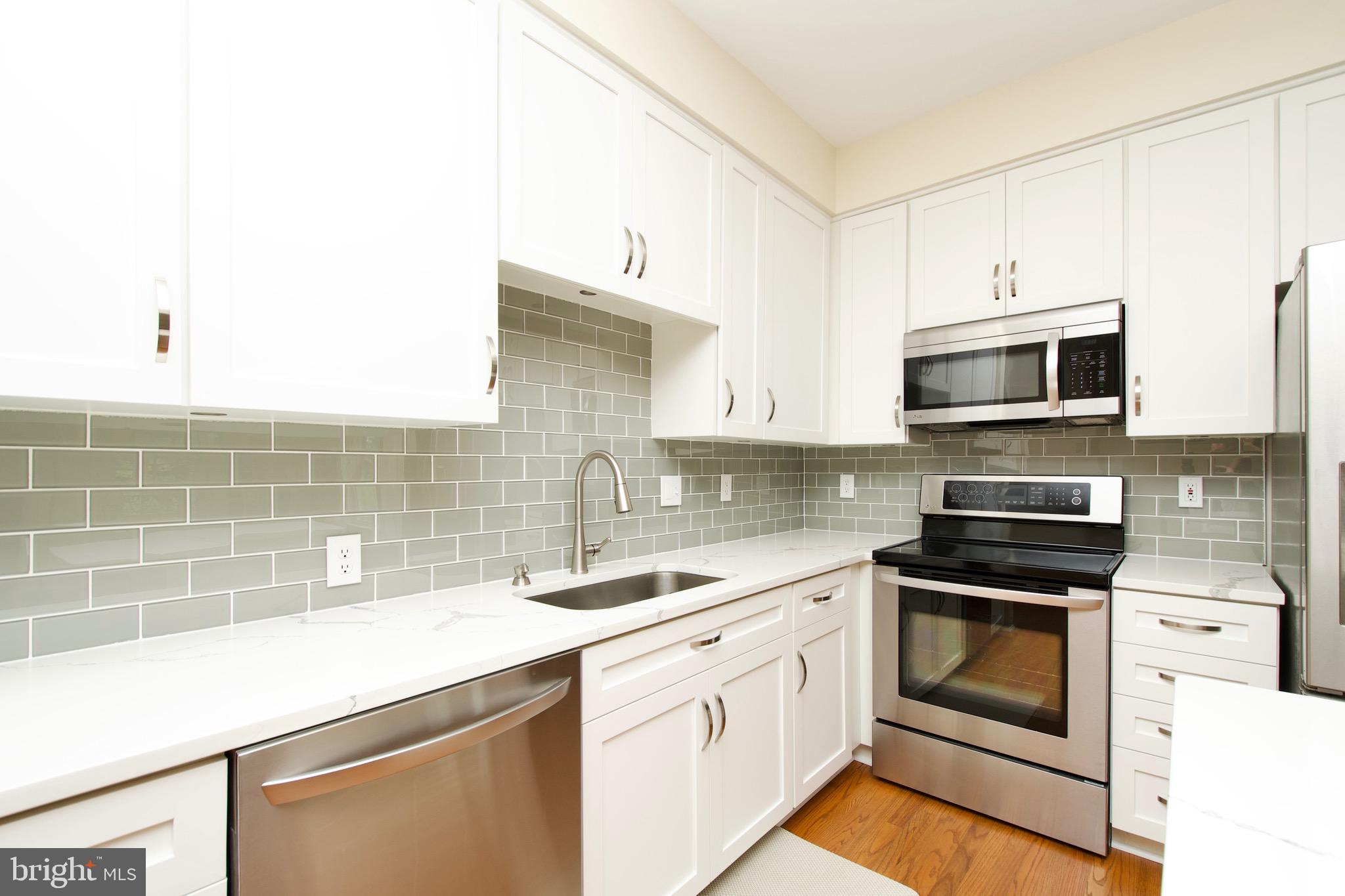 ISLAND CREEK - Residential