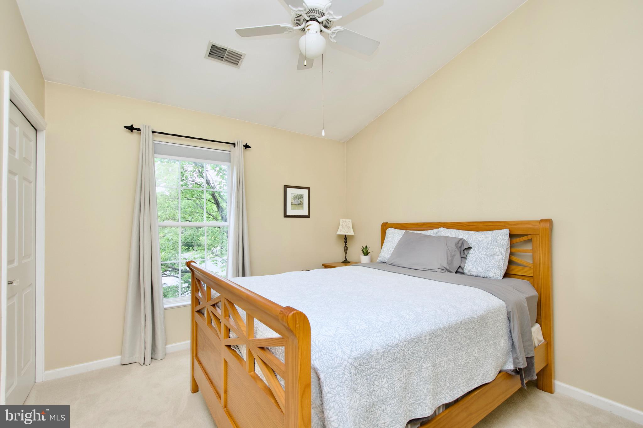 ISLAND CREEK - Residential