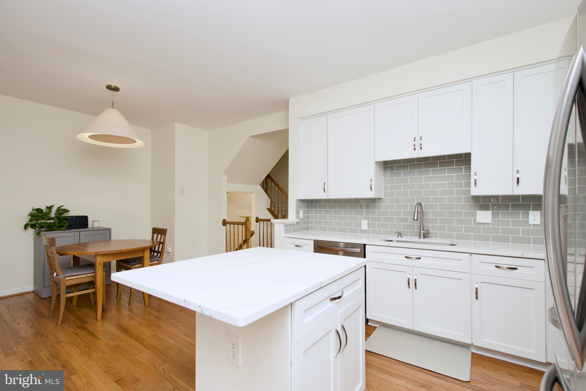 ISLAND CREEK - Residential