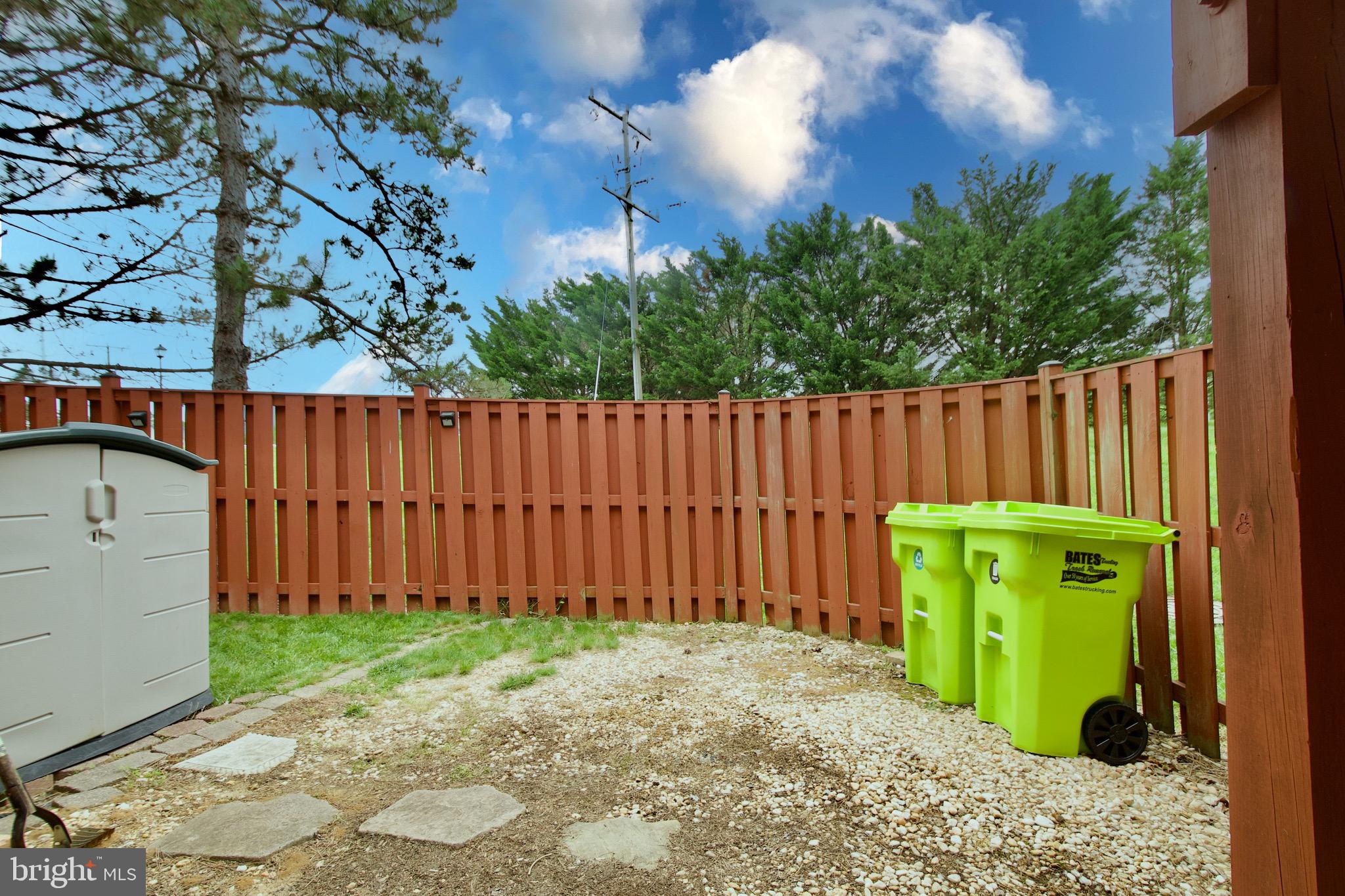 ISLAND CREEK - Residential