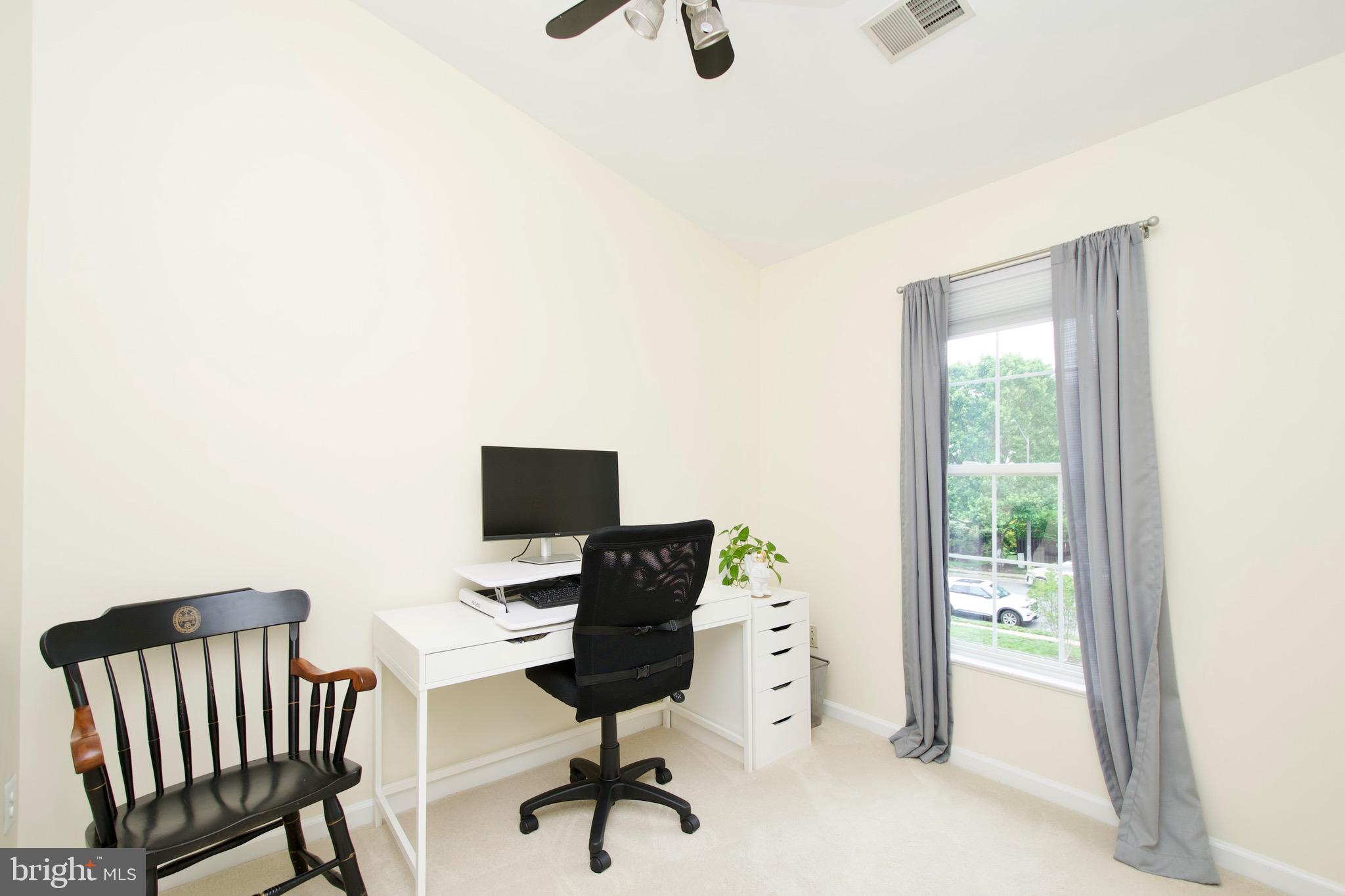 ISLAND CREEK - Residential