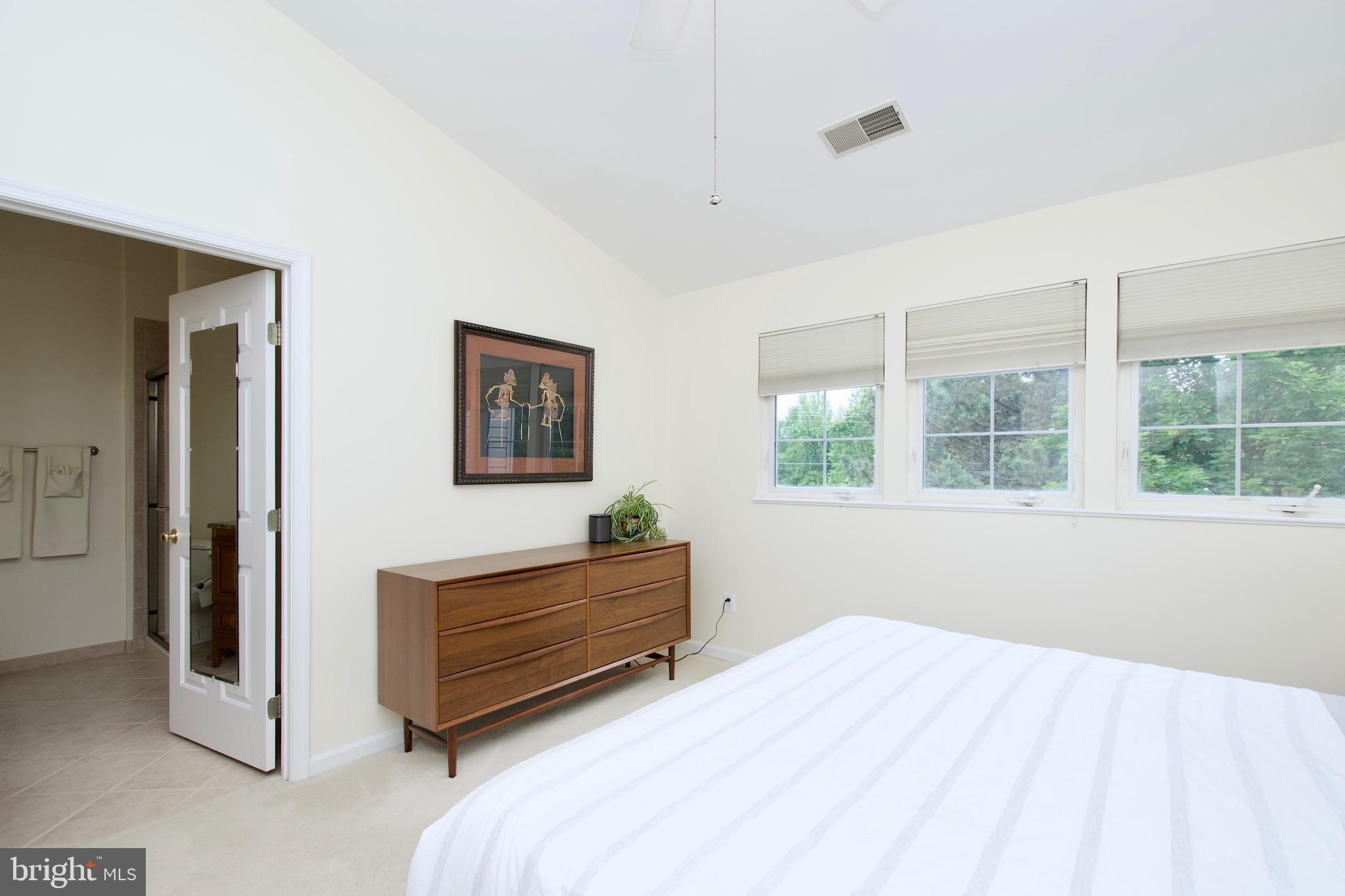 ISLAND CREEK - Residential