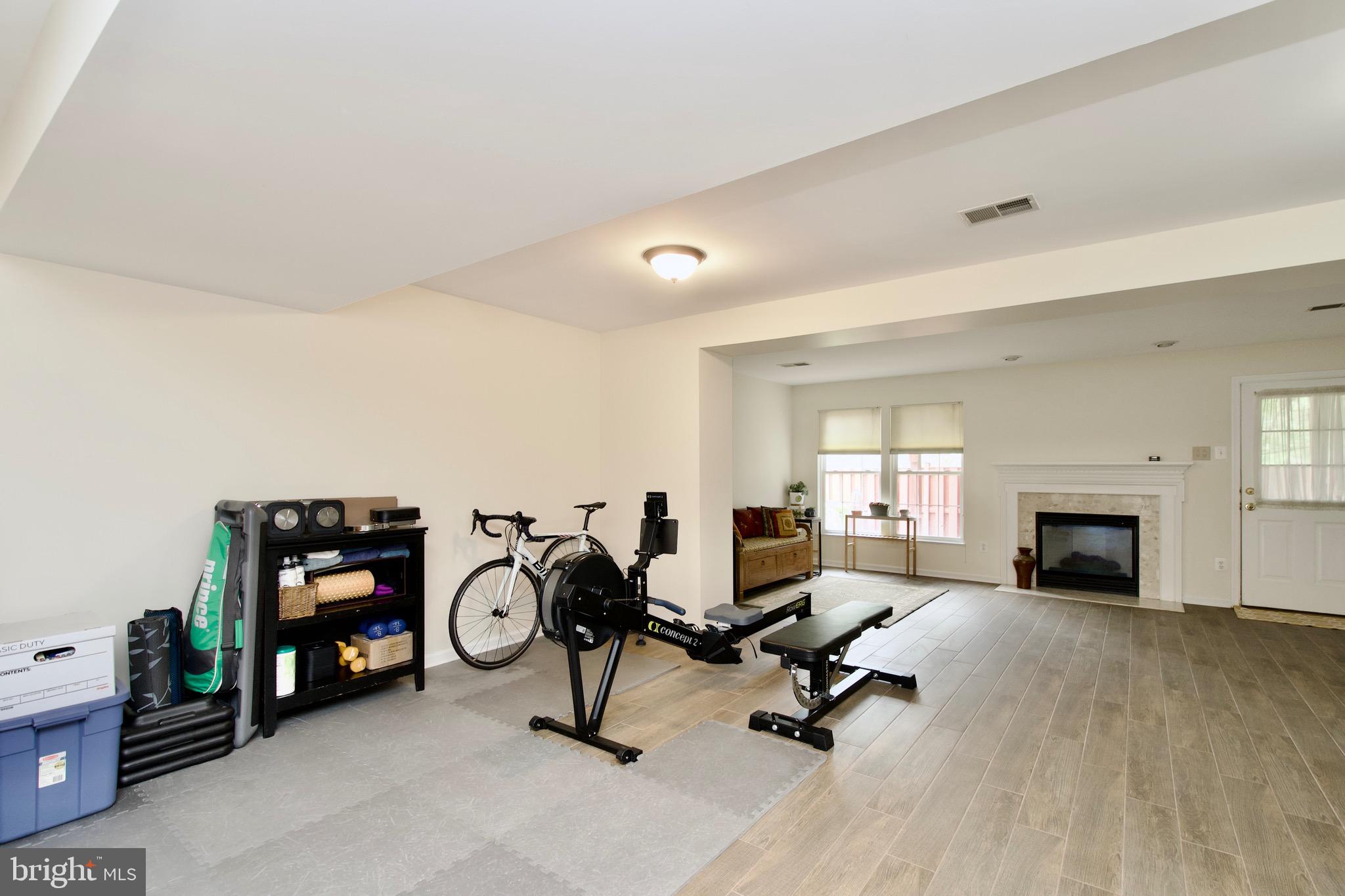 ISLAND CREEK - Residential