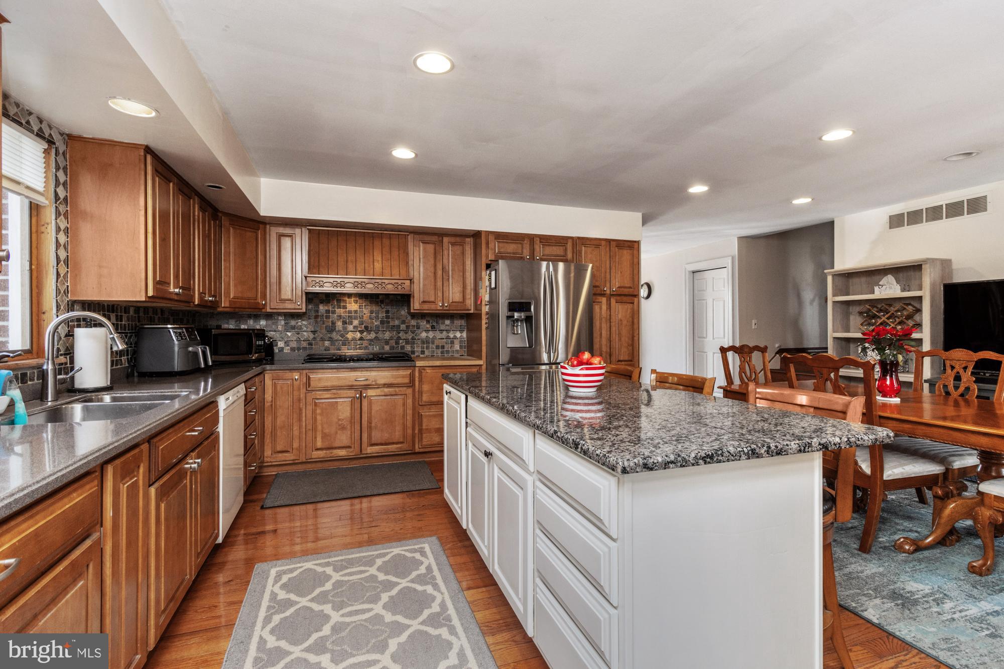 SILVERGATE VILLAGE - Residential