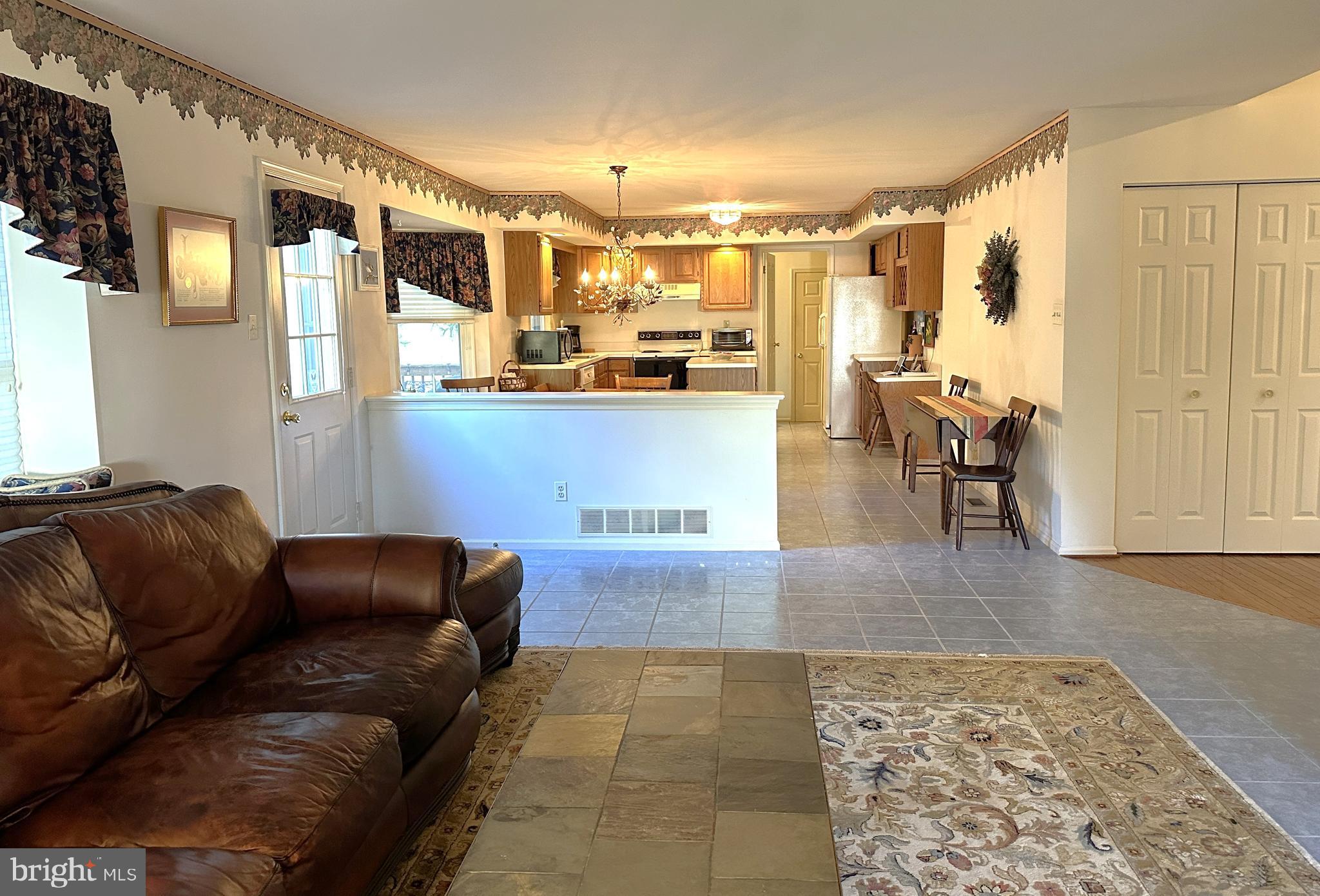 CASTLE HGTS - Residential