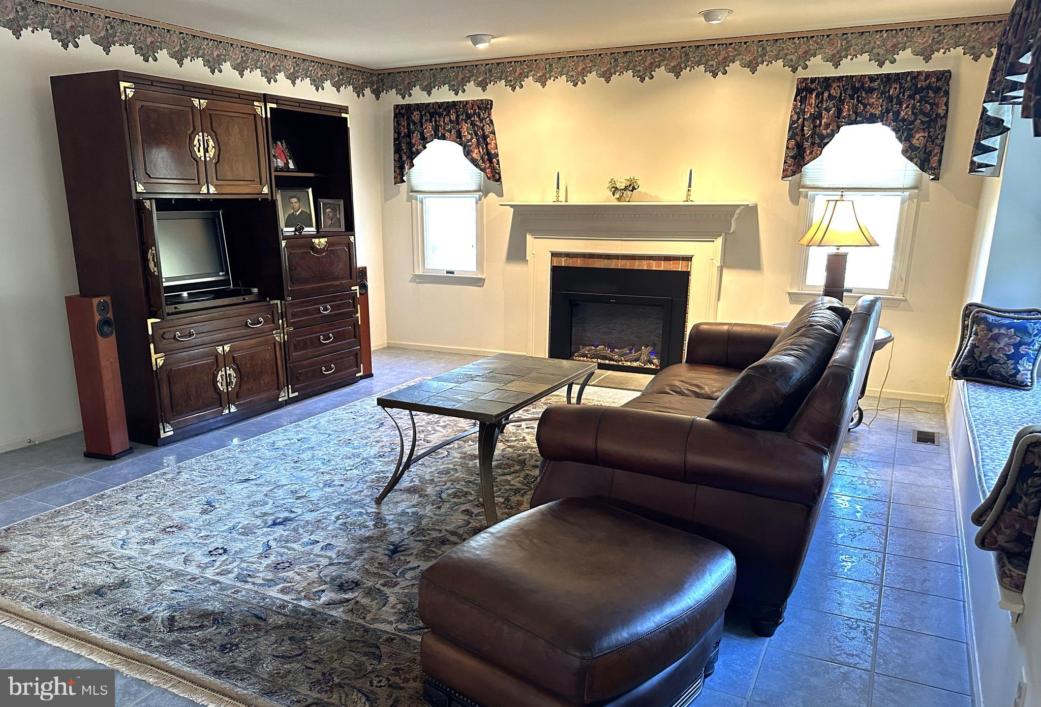 CASTLE HGTS - Residential