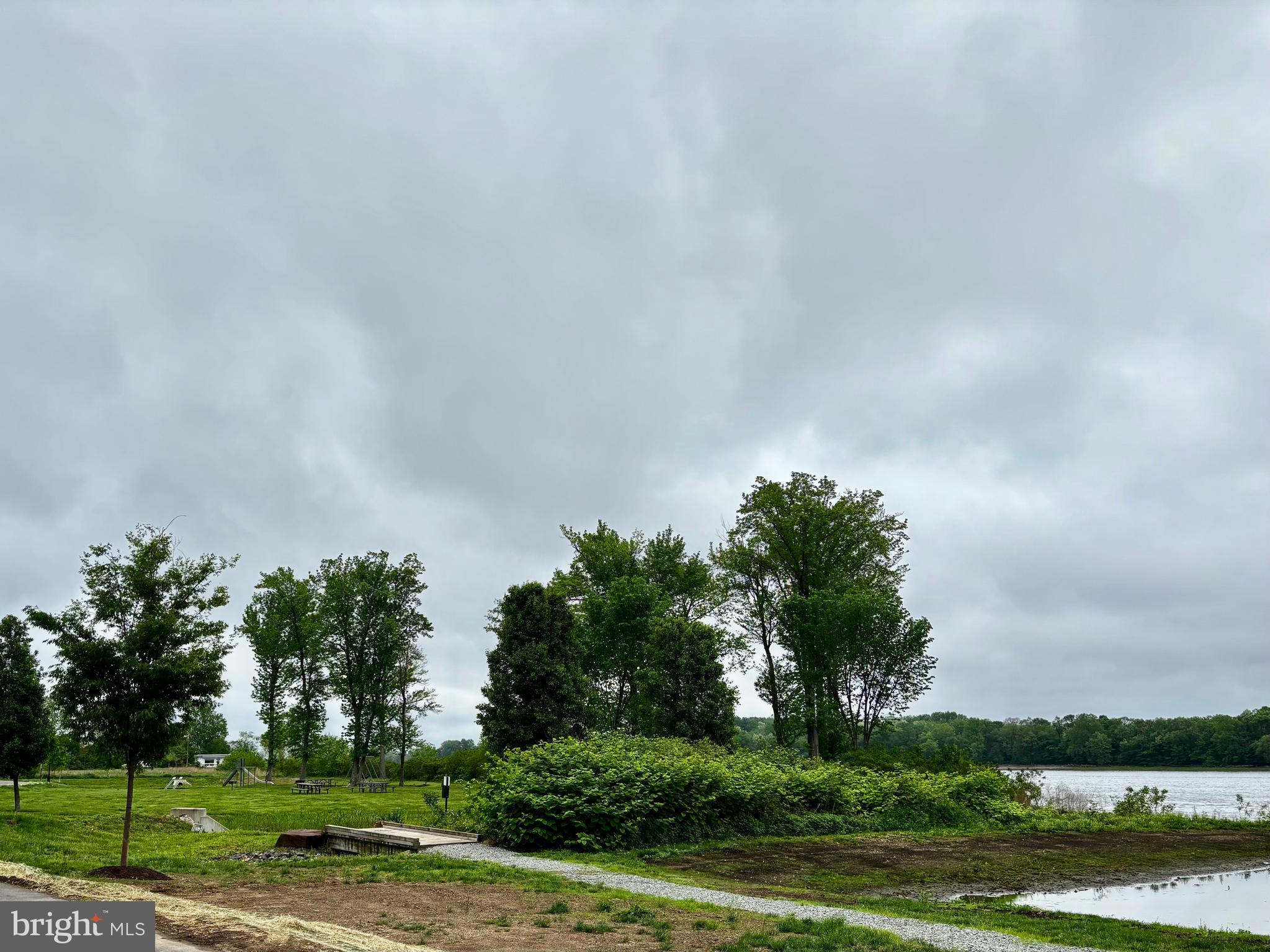 WATERSIDE - Residential