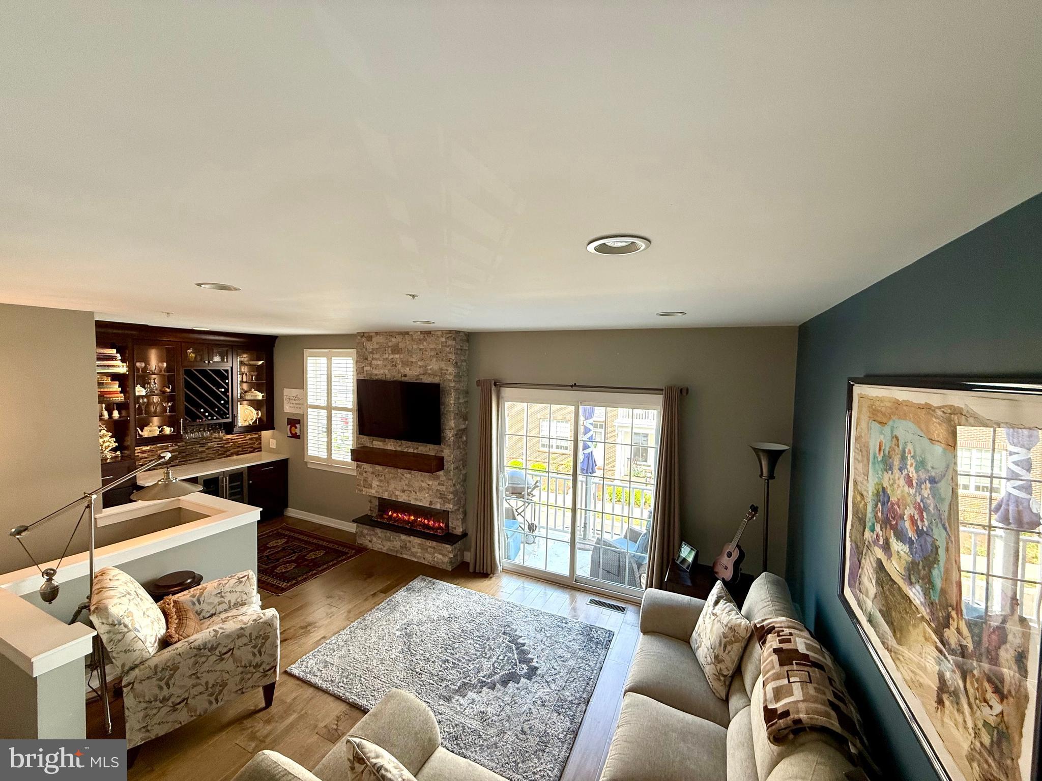 WATERSIDE - Residential