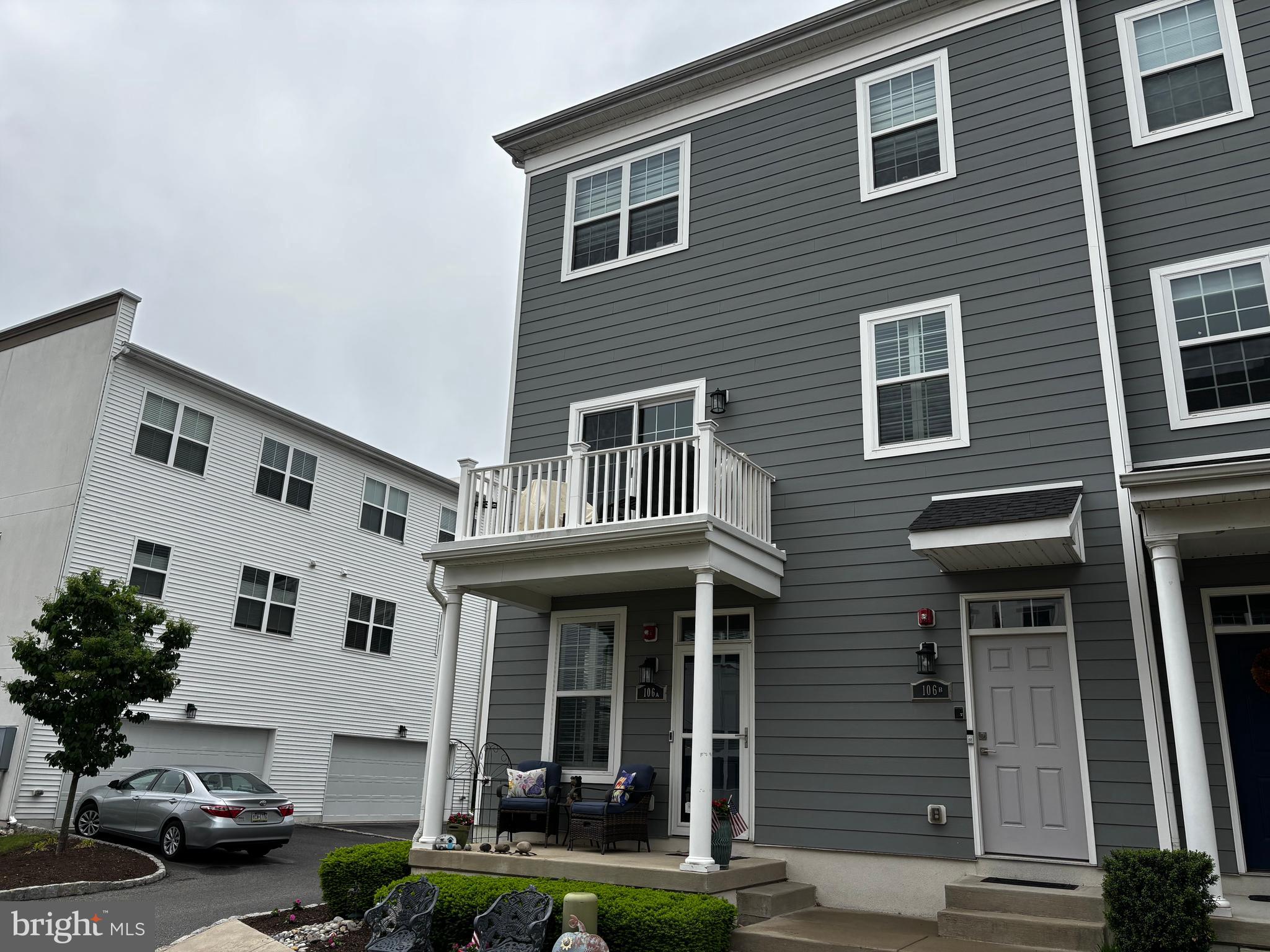 WATERSIDE - Residential