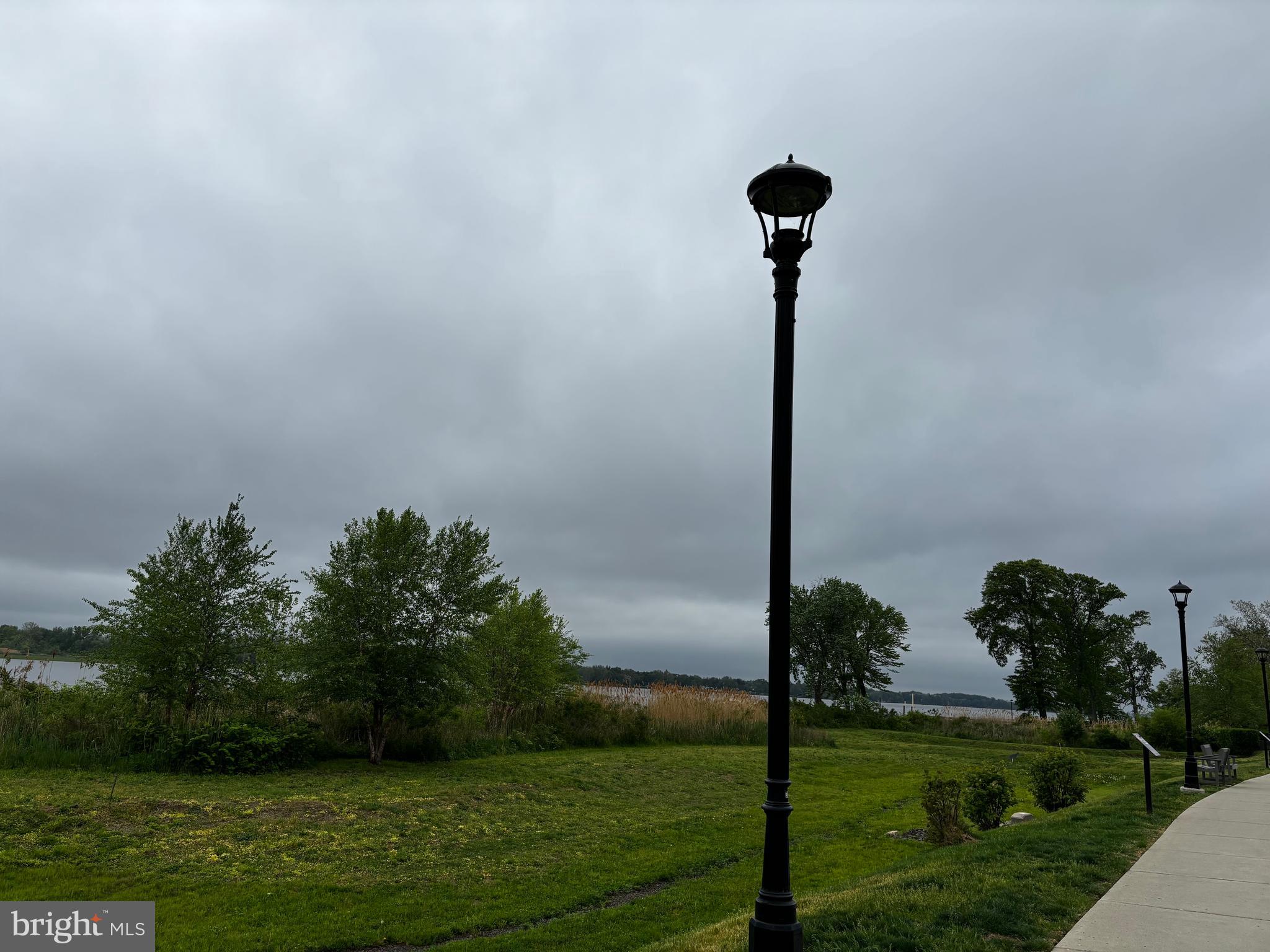 WATERSIDE - Residential